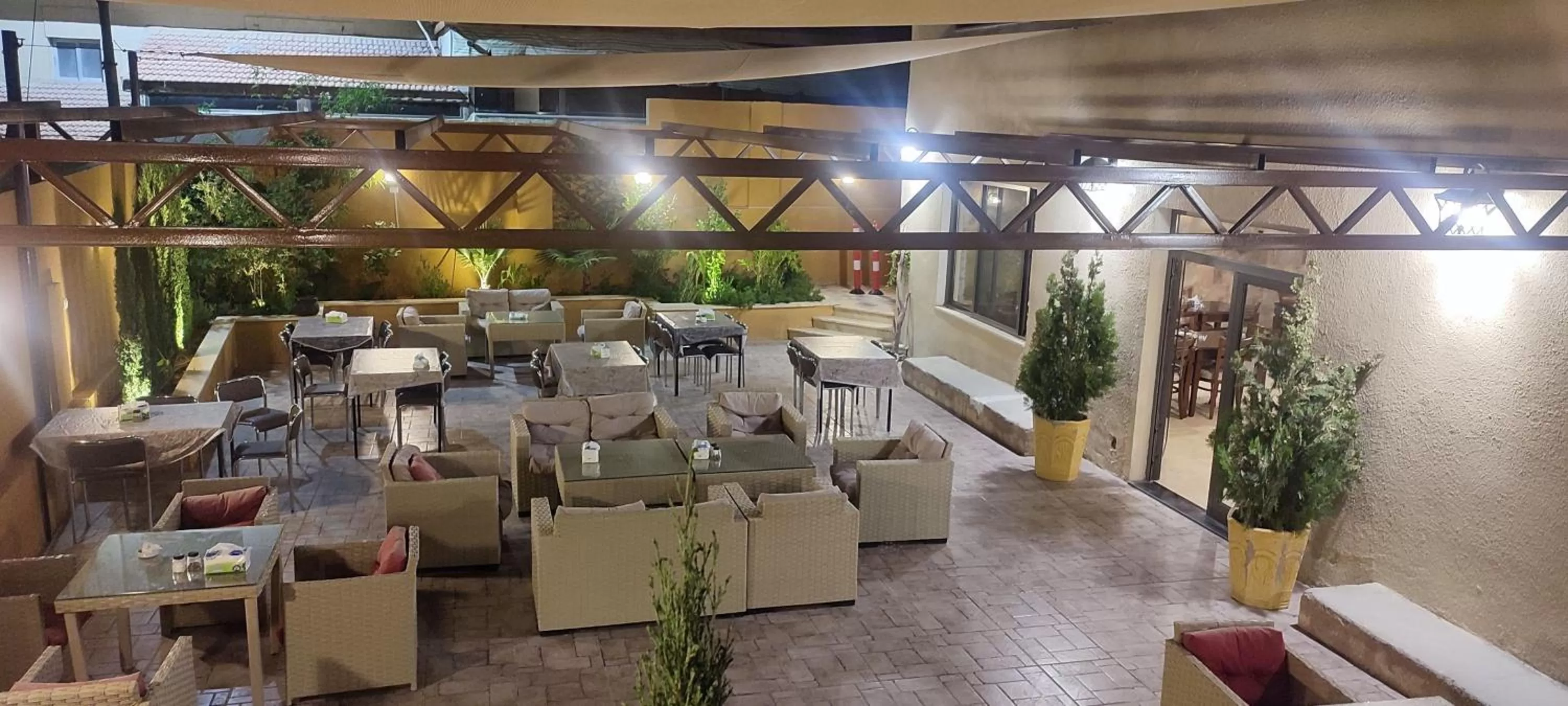 Black Iris Hotel