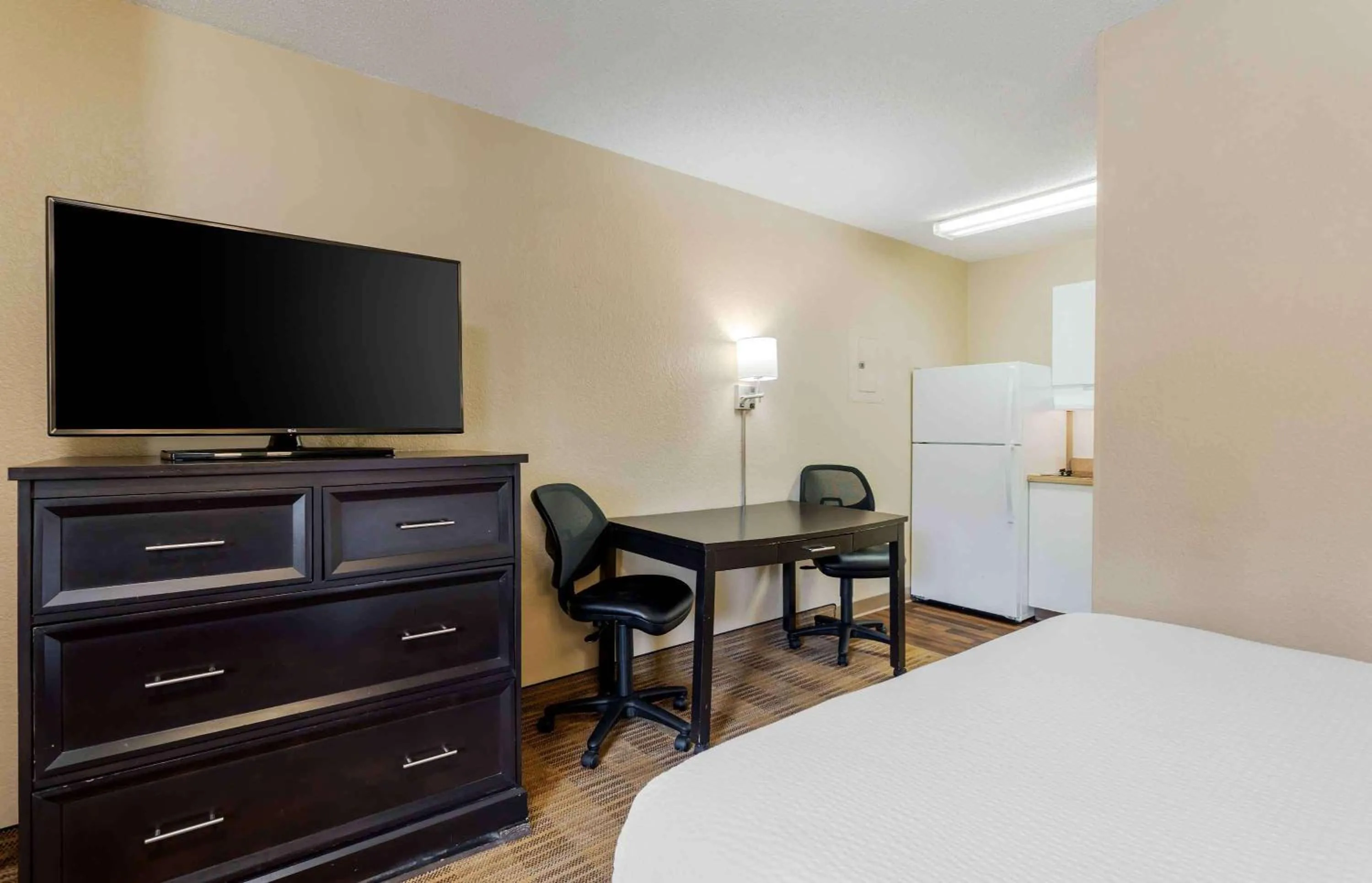 Bedroom, Bed in Extended Stay America Select Suites - Chattanooga - Airport