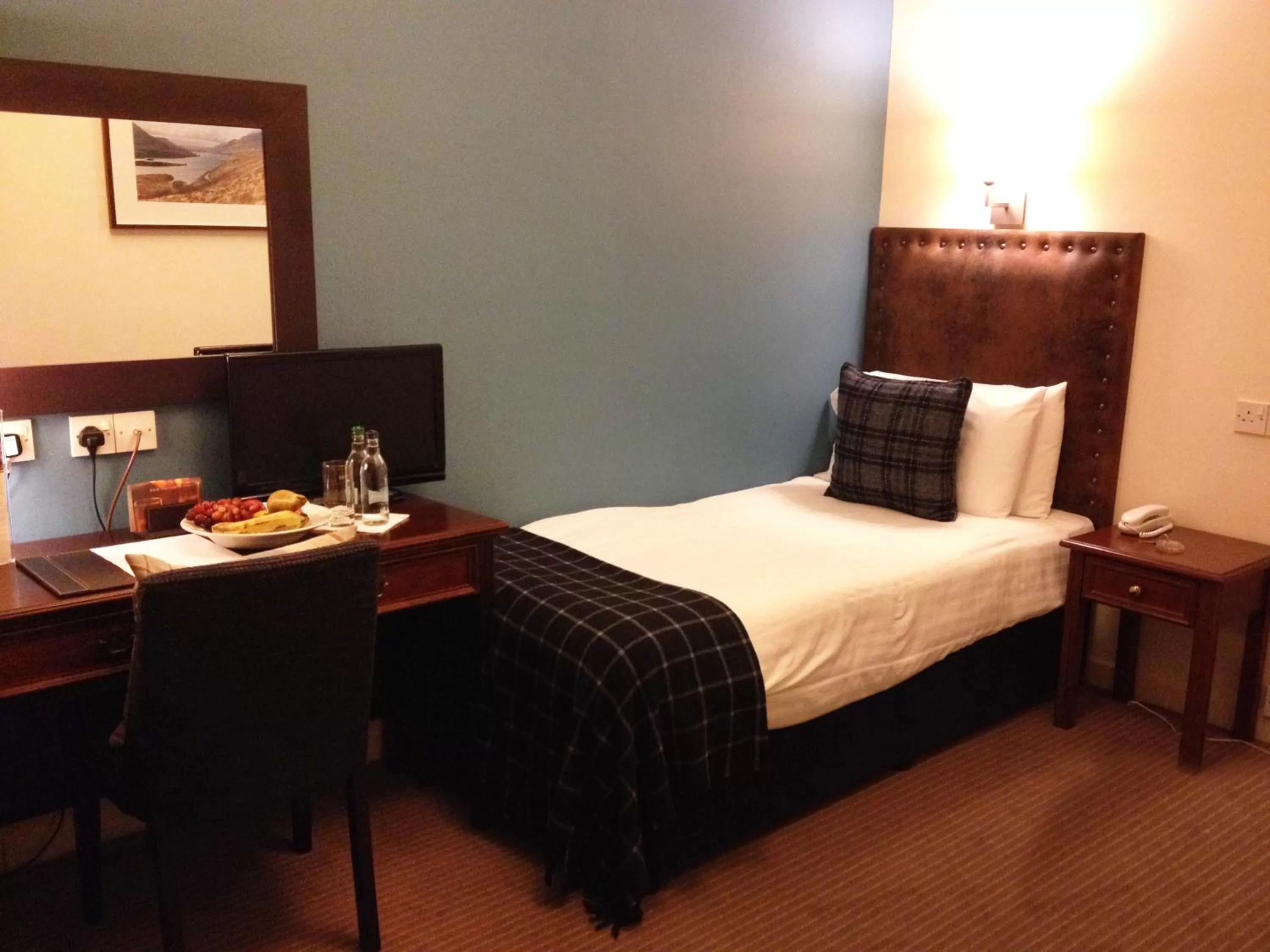 Photo of the whole room, Bed in Craiglynne Hotel