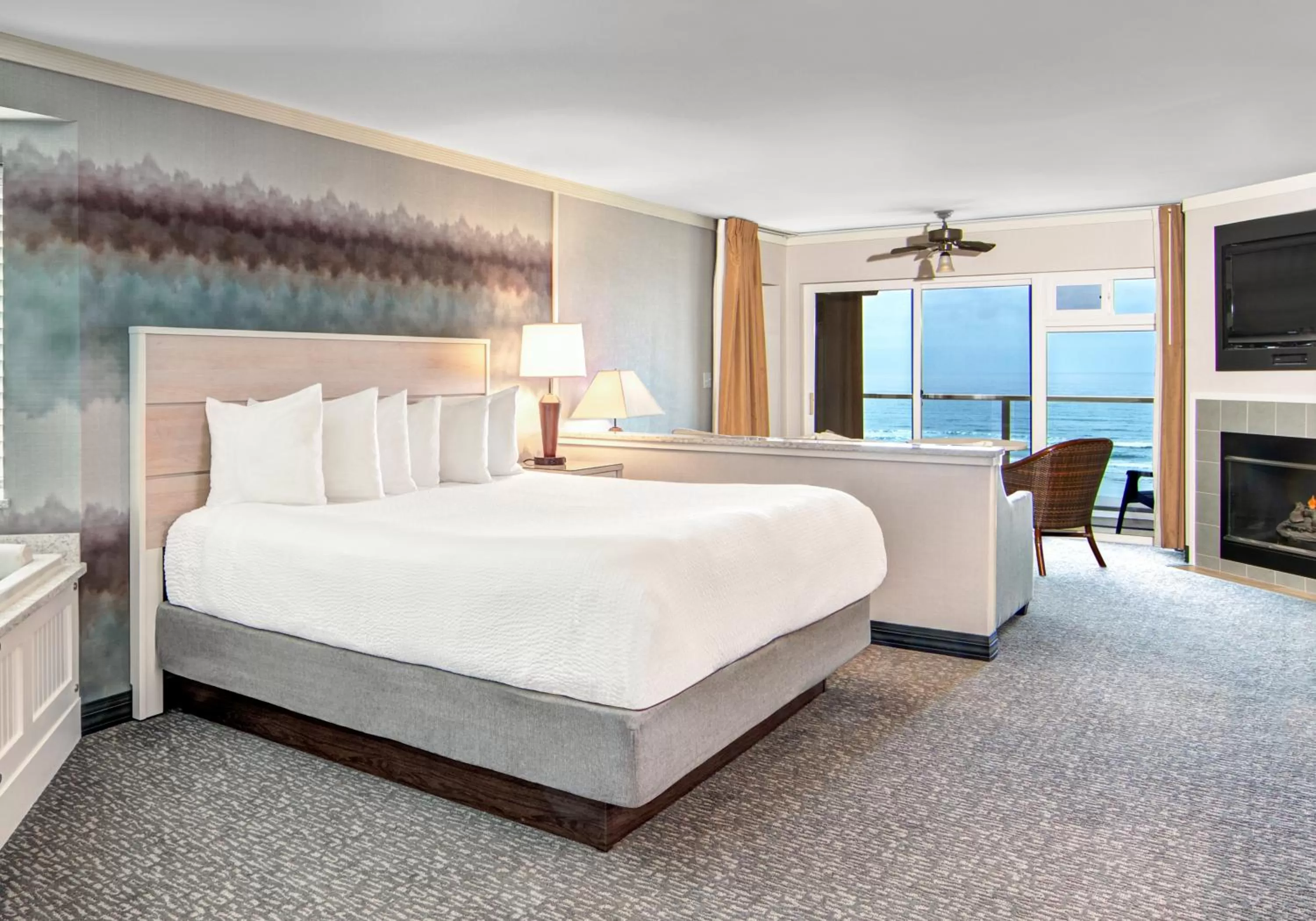 Photo of the whole room, Bed in Hallmark Resort - Newport