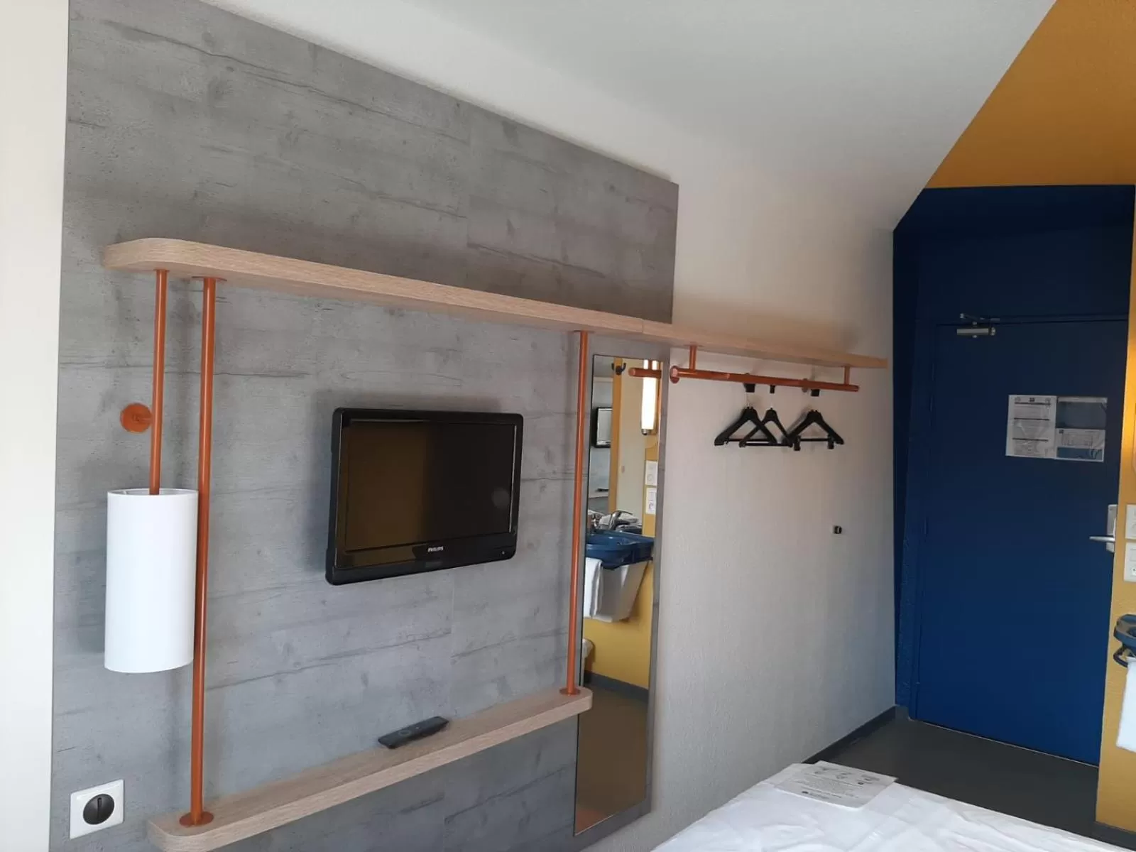 TV and multimedia, Bed in ibis budget Bar le Duc