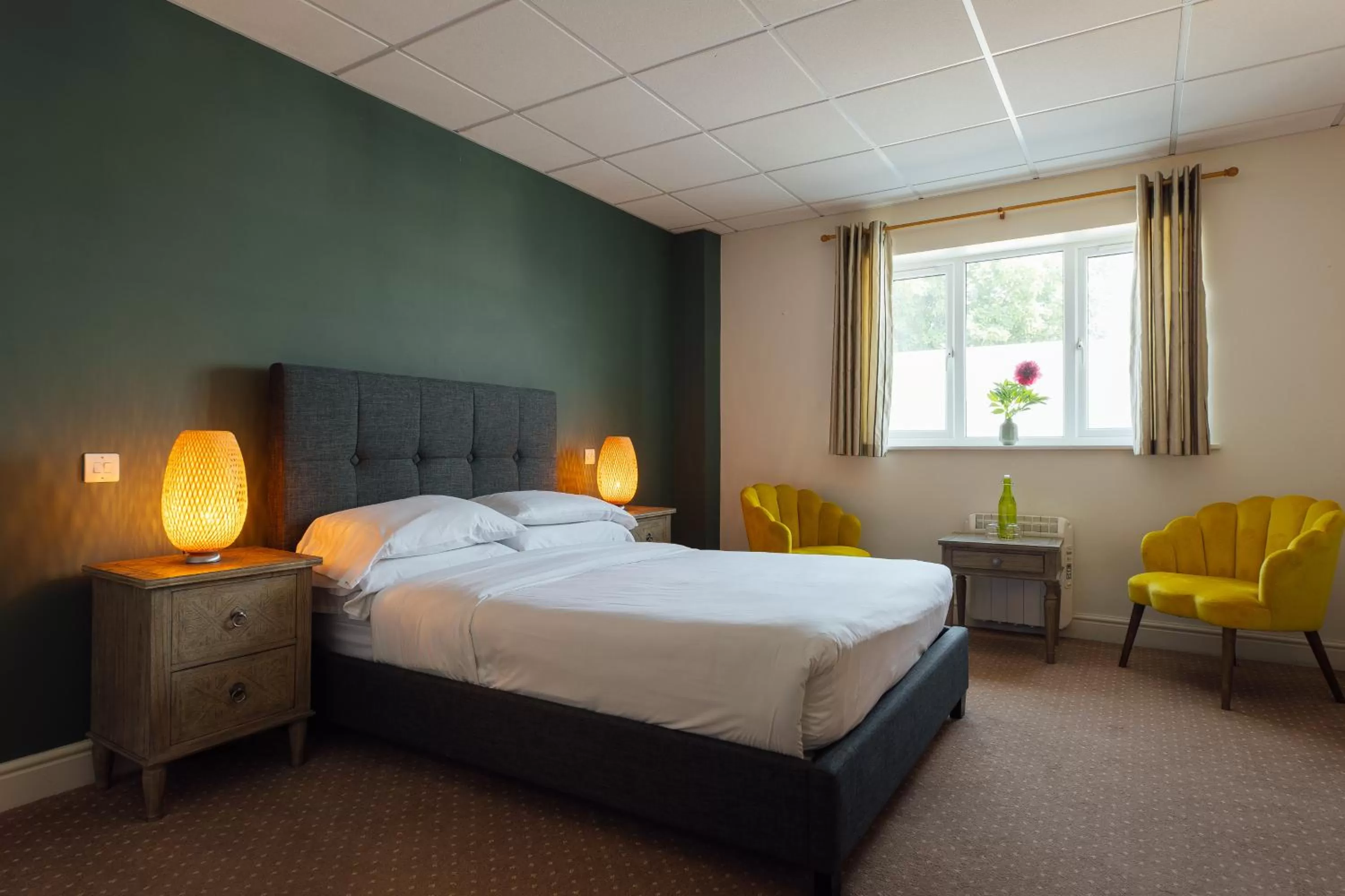 Bed in The Imperial Dragon Hotel