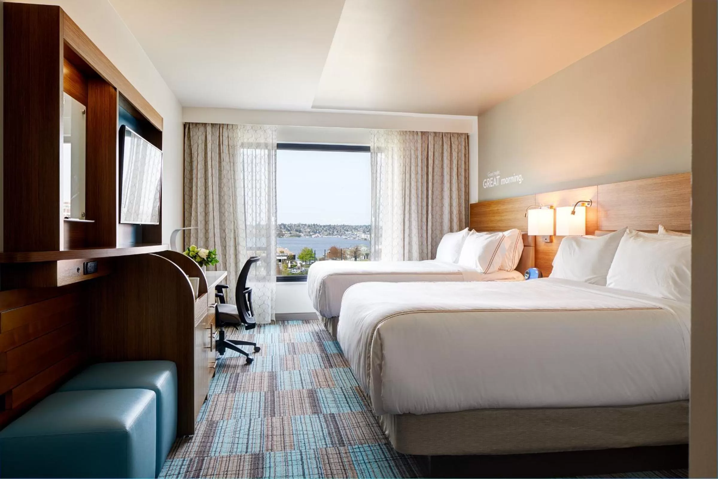Photo of the whole room, Bed in EVEN Hotel Seattle Downtown - Lake Union by IHG