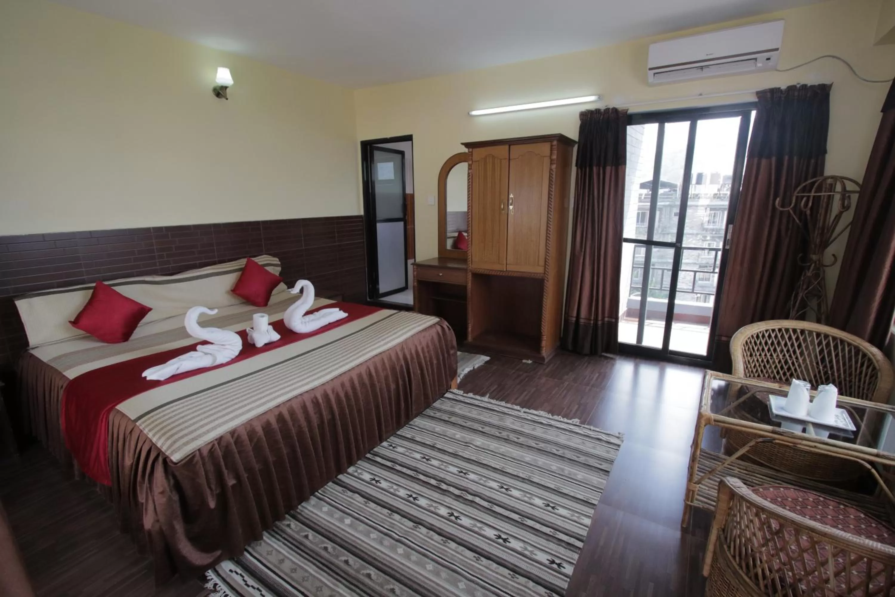 Photo of the whole room, Bed in The North Face Inn