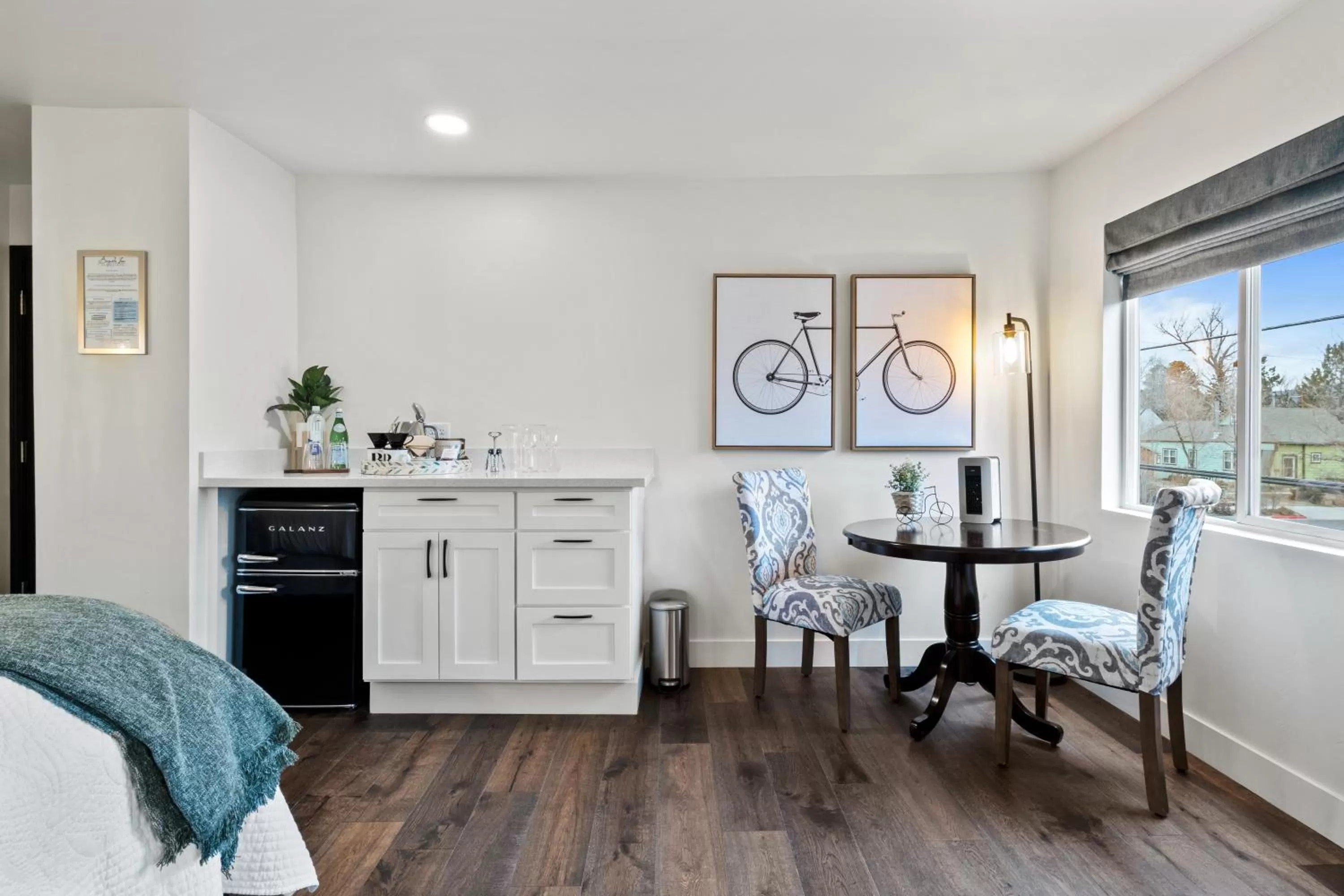 Seating area in Bespoke Inn Flagstaff
