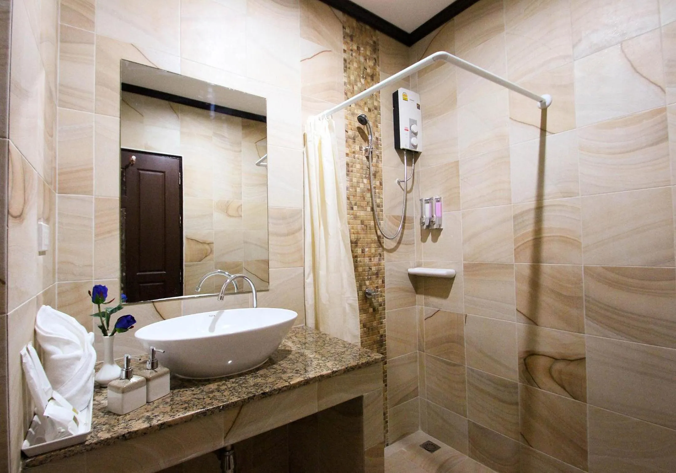 Shower in i Boutique Hotel