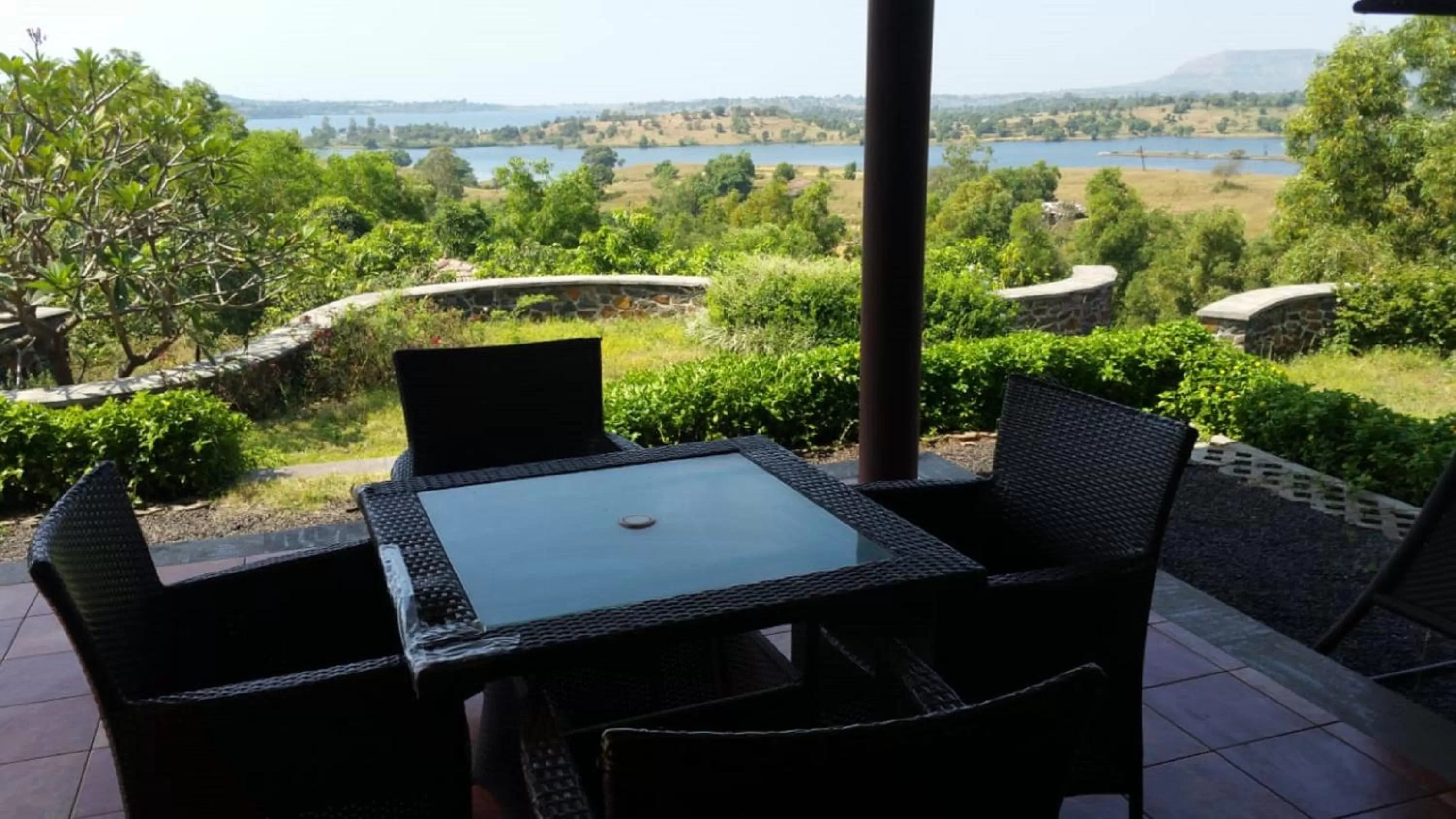 Restaurant/places to eat in Jayshin Lake Vaitarna Resort - Igatpuri