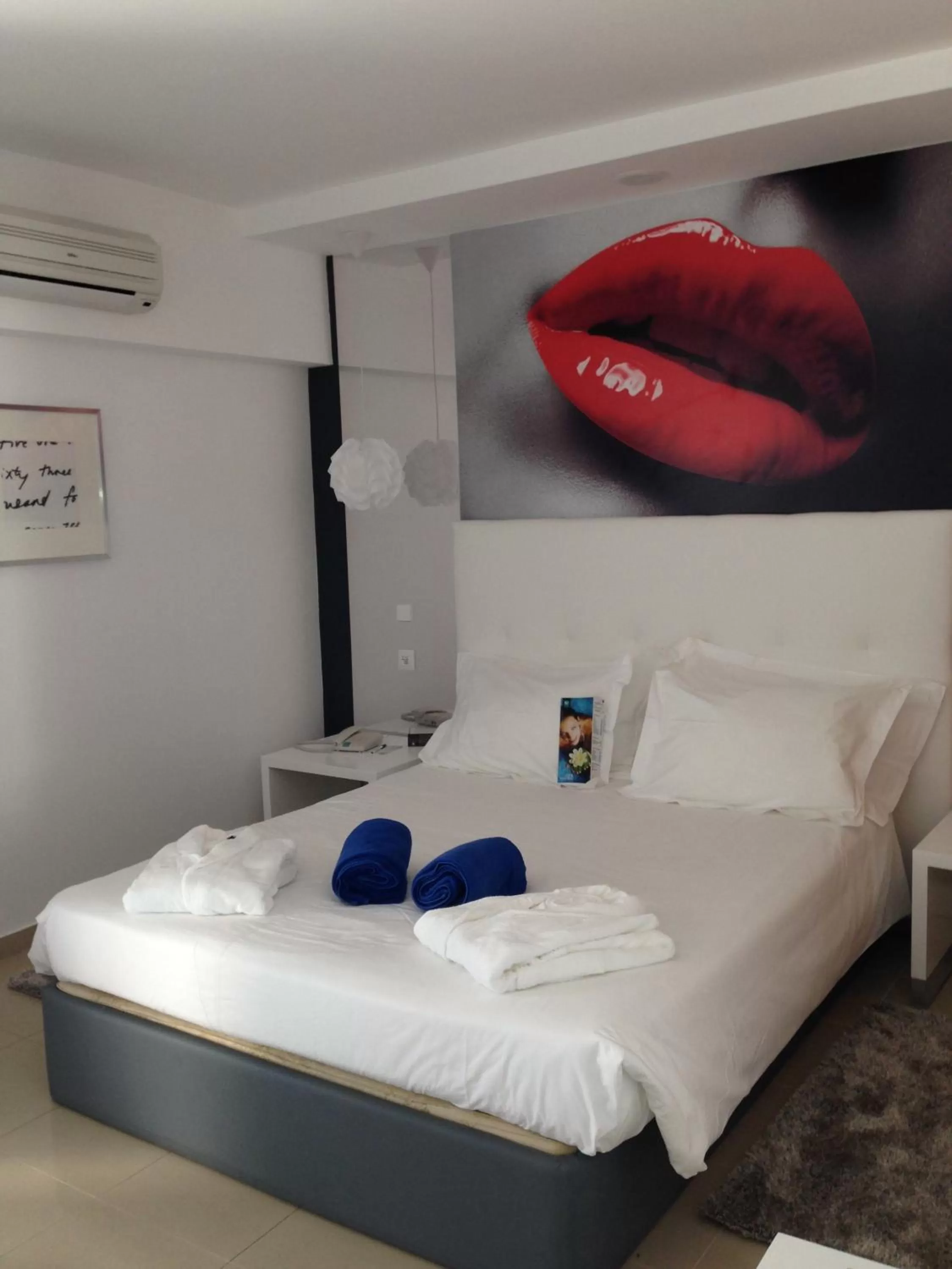 Bed in Rocamar Exclusive Hotel & Spa - Adults Only