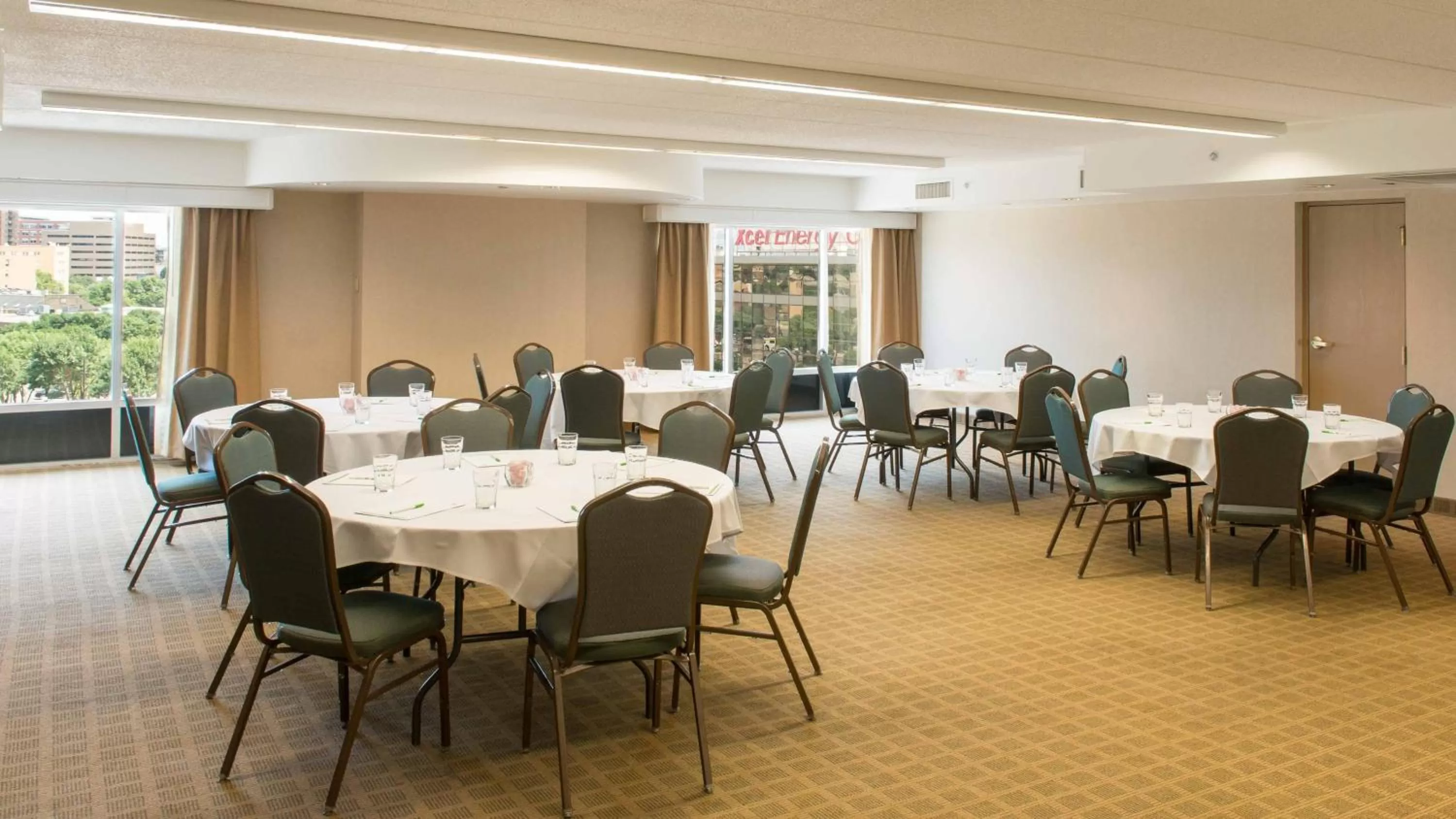 Meeting/conference room in Holiday Inn St. Paul Downtown by IHG
