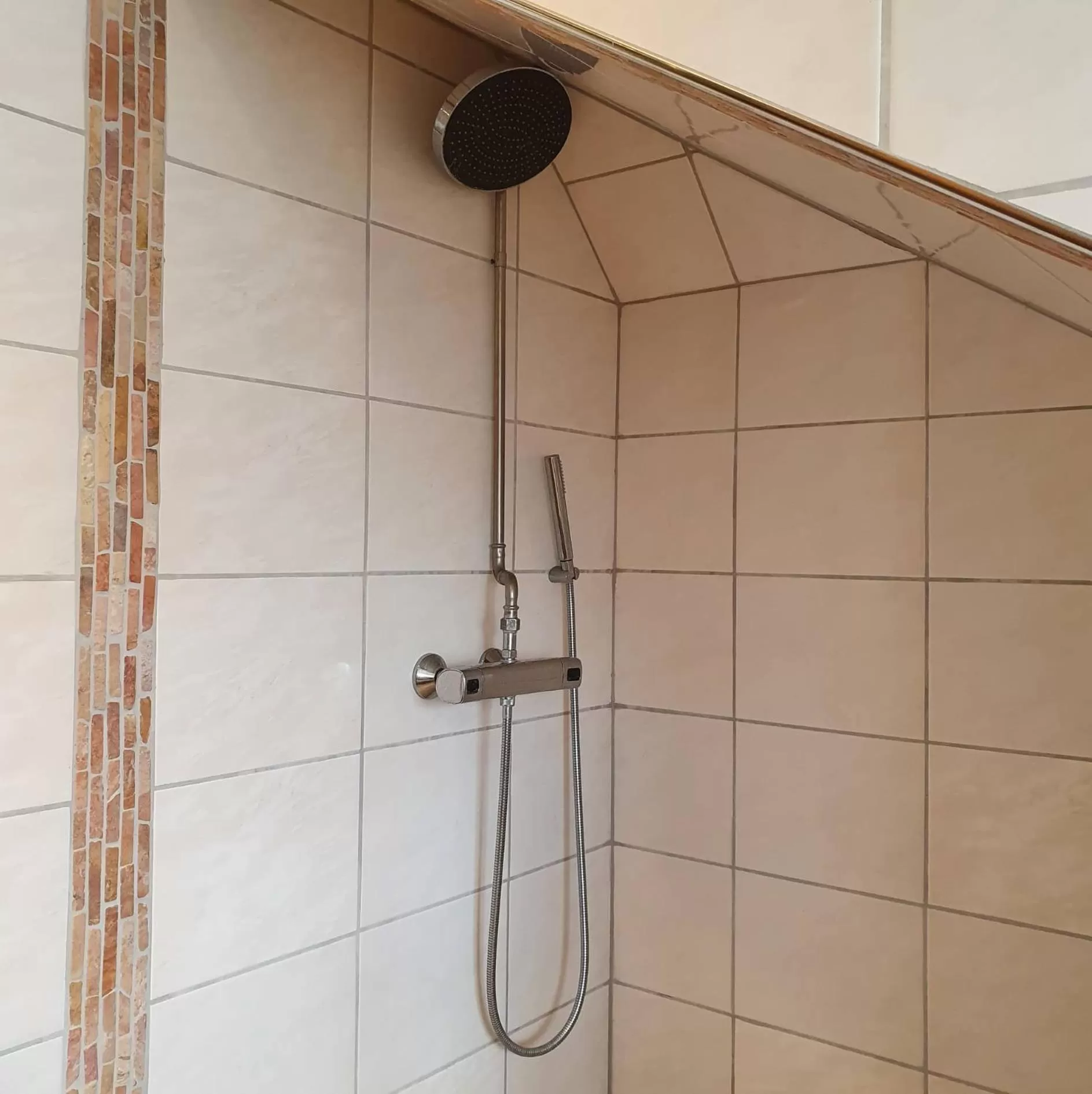 Shower in E18 Apartments