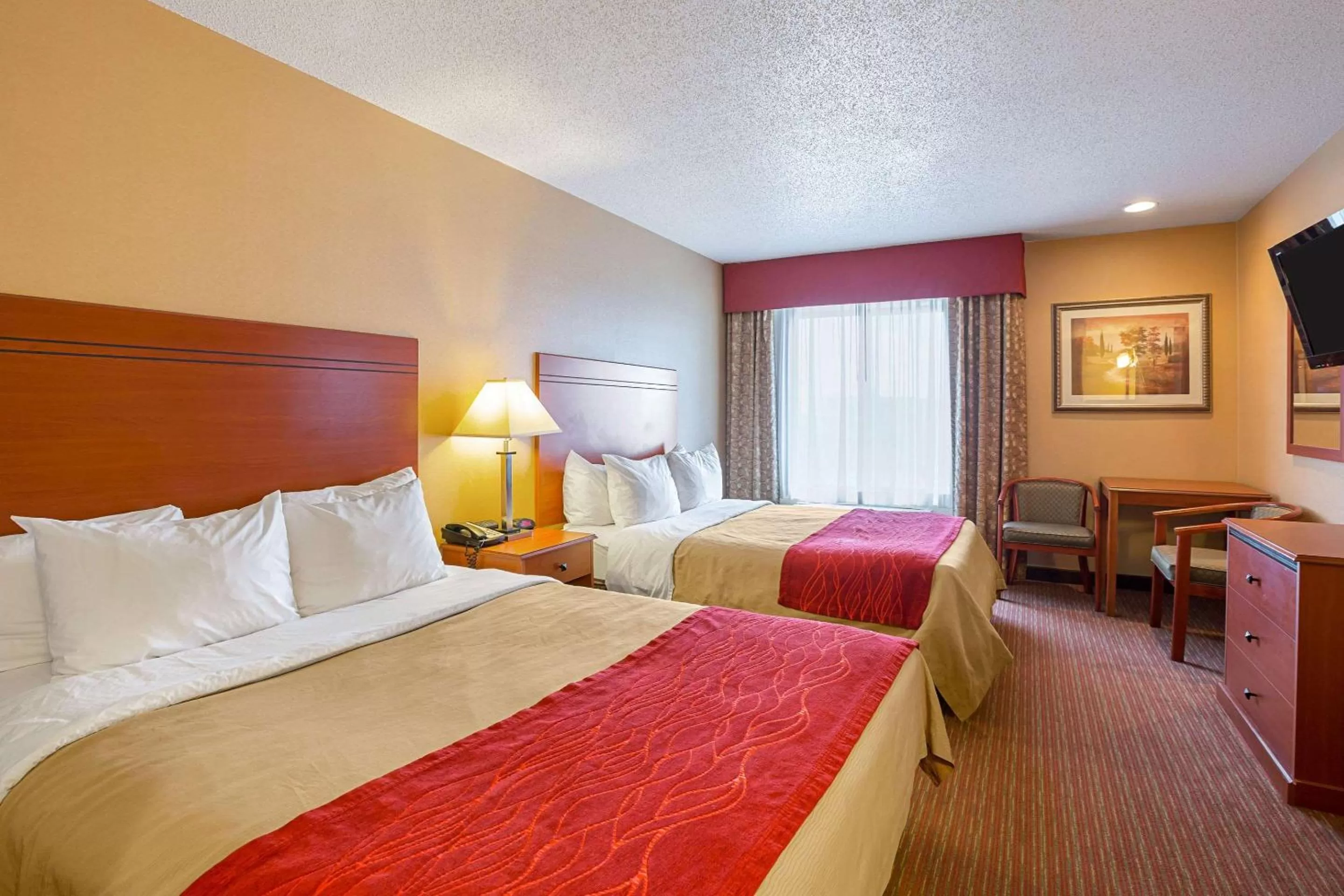 Photo of the whole room, Bed in Quality Inn York