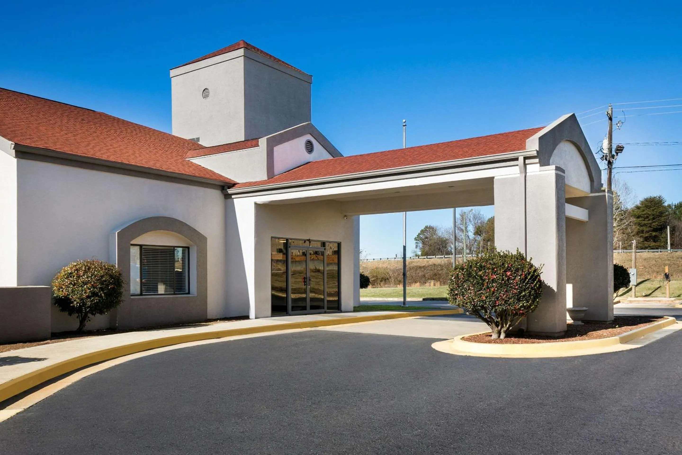 Property Building in Rodeway Inn