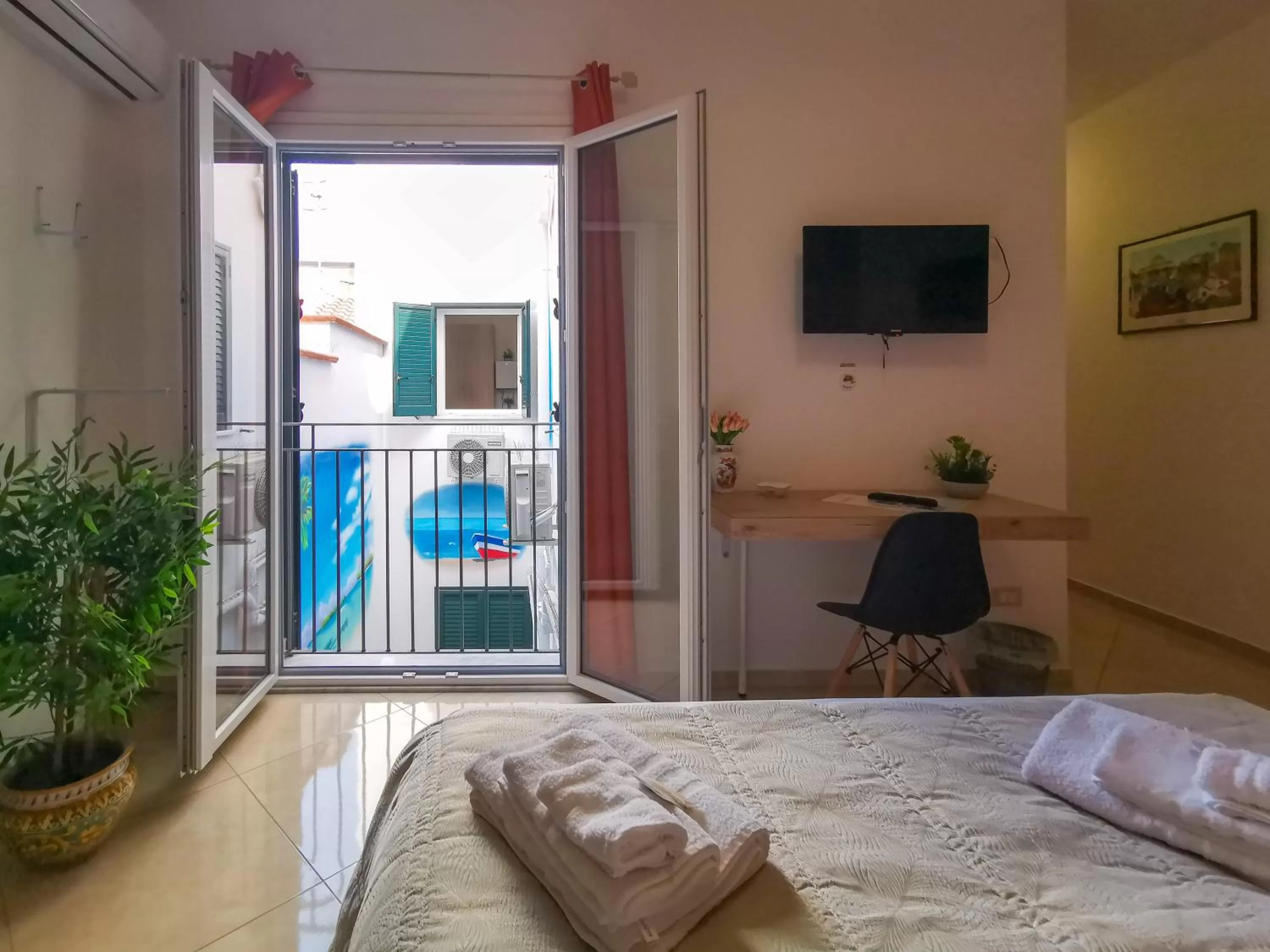 Photo of the whole room, Bed in B&B Una Terrazza sul Golfo di Sferracavallo