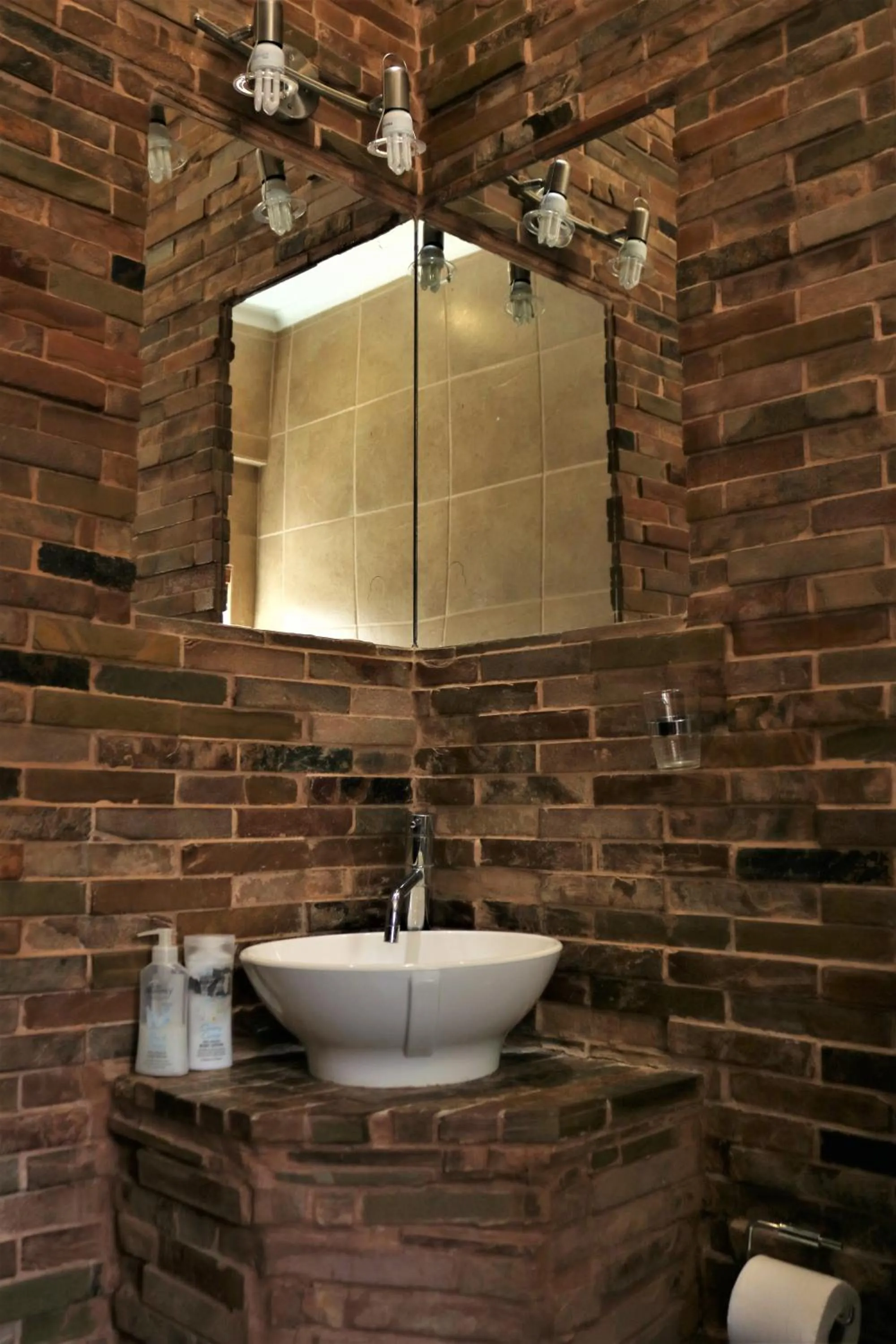 Moonriver Guesthouse