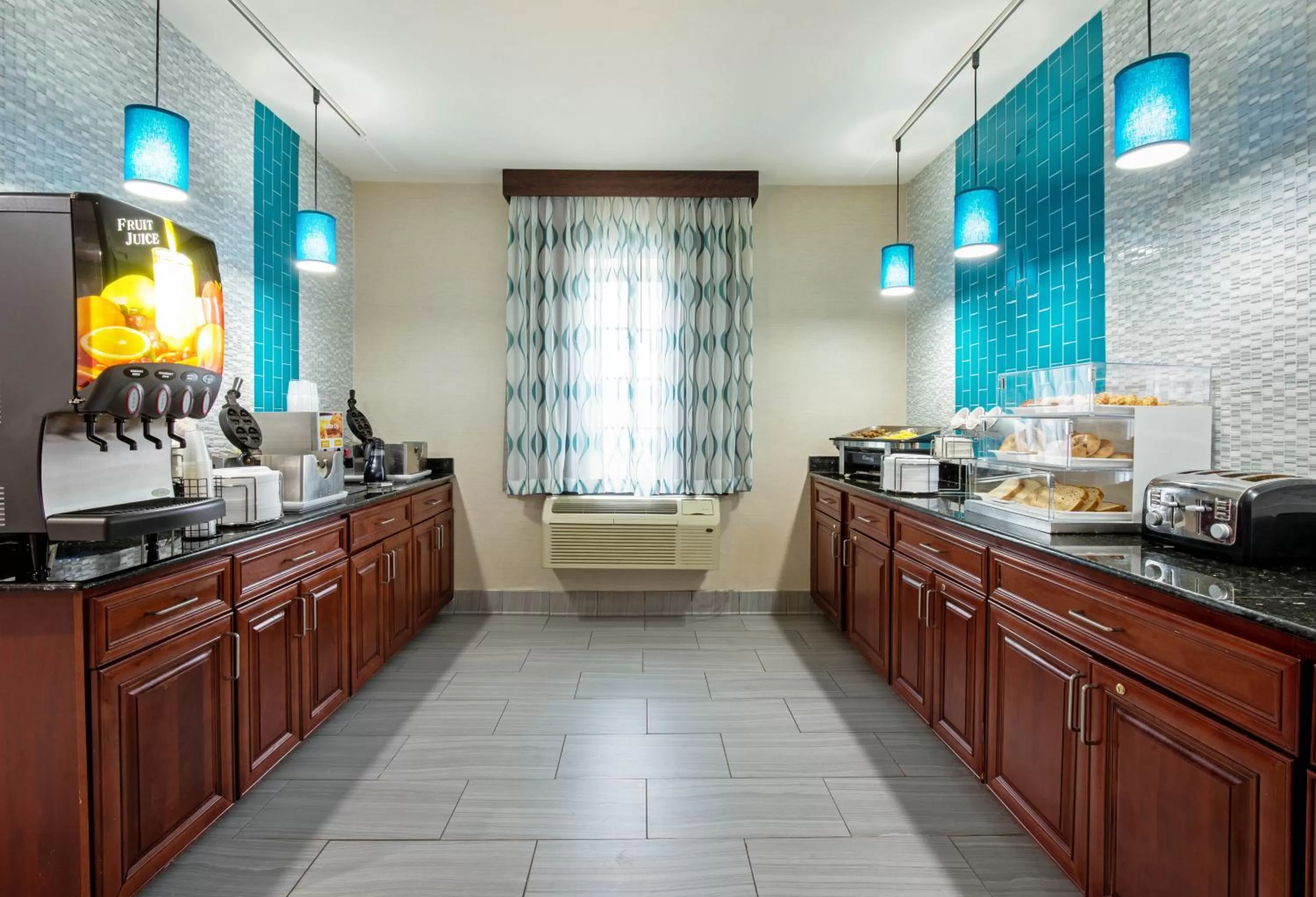 Breakfast in La Quinta by Wyndham New Cumberland - Harrisburg