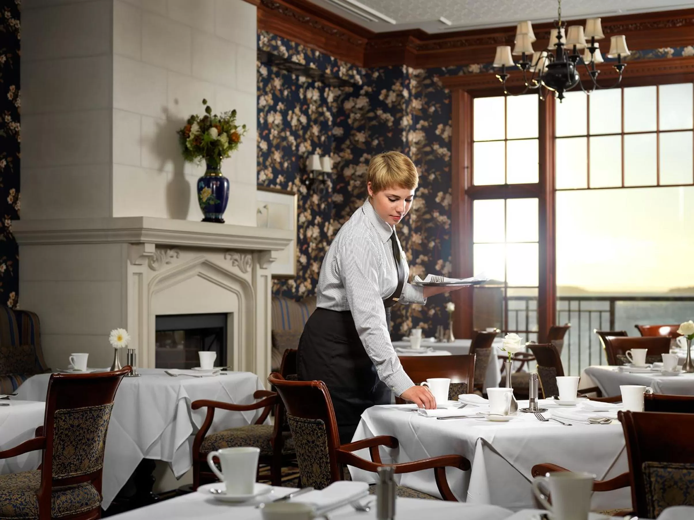 Restaurant/places to eat in Oak Bay Beach Hotel