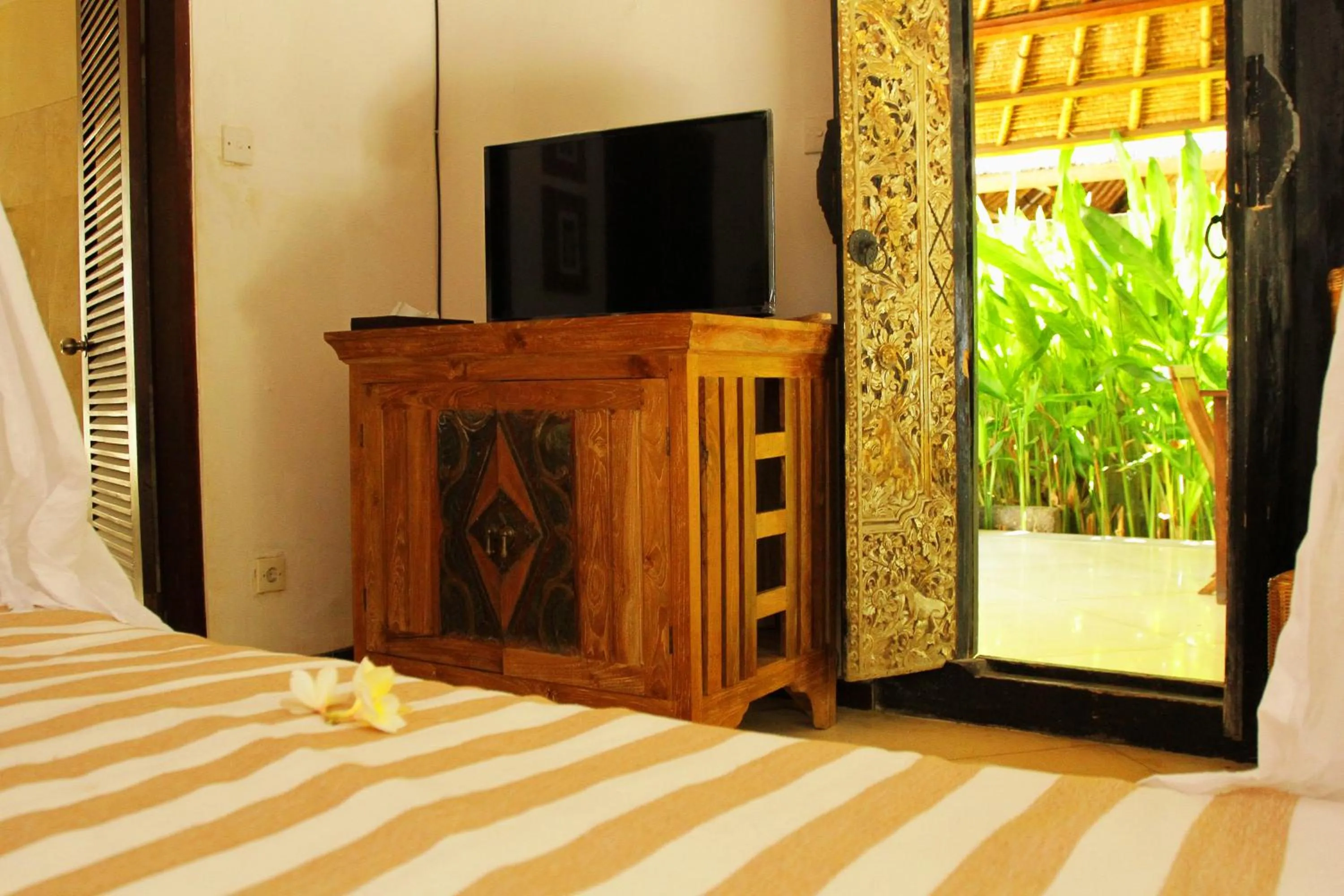 Bed in Visakha Sanur by Puri Signatures