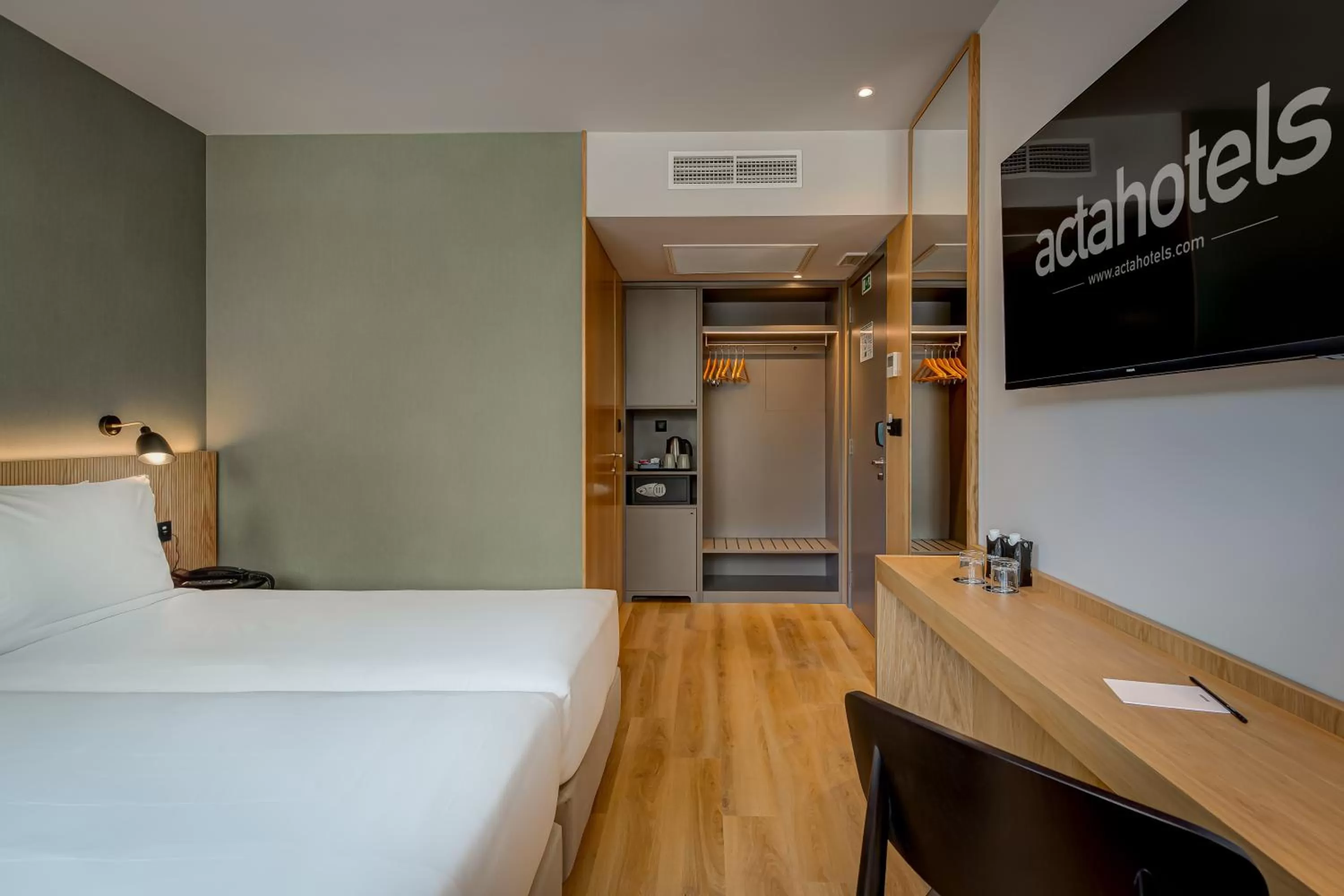 TV and multimedia, Bed in Acta The Clover