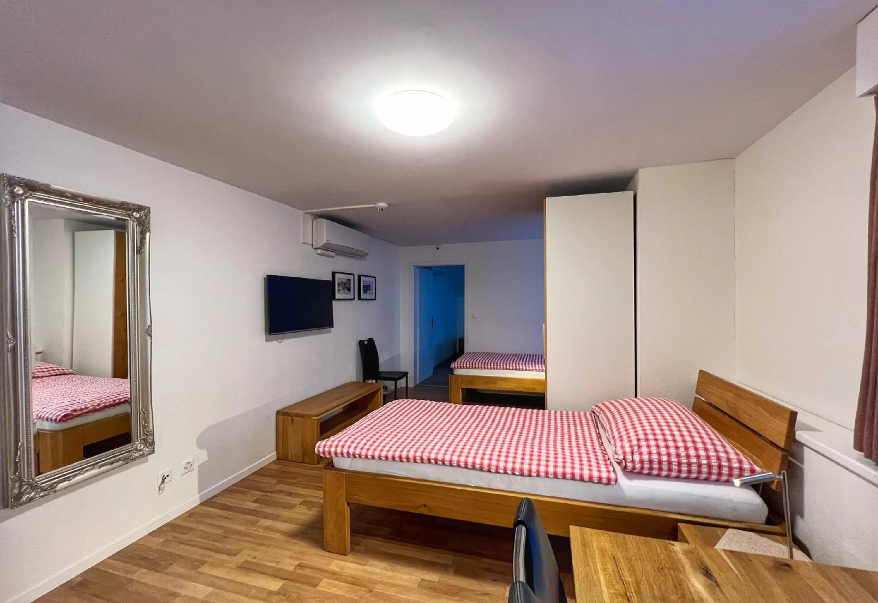 Photo of the whole room, Bed in Hotel Hecht