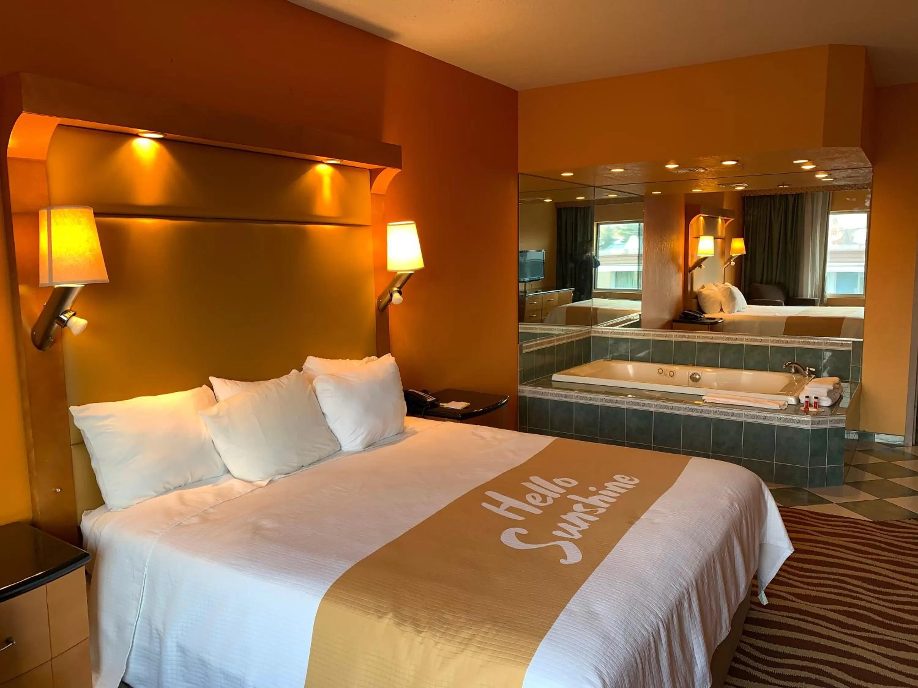 Superior King Suite - Non-Smoking in Days Inn & Suites by Wyndham Albany