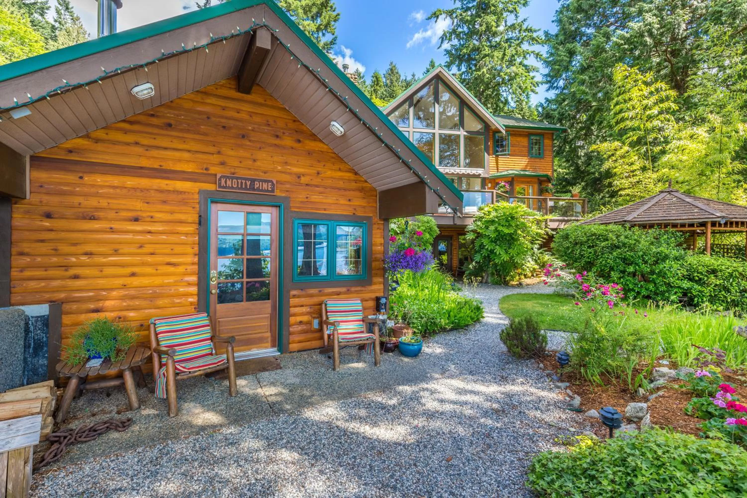 Property Building in Tranquility Bay Waterfront Inn
