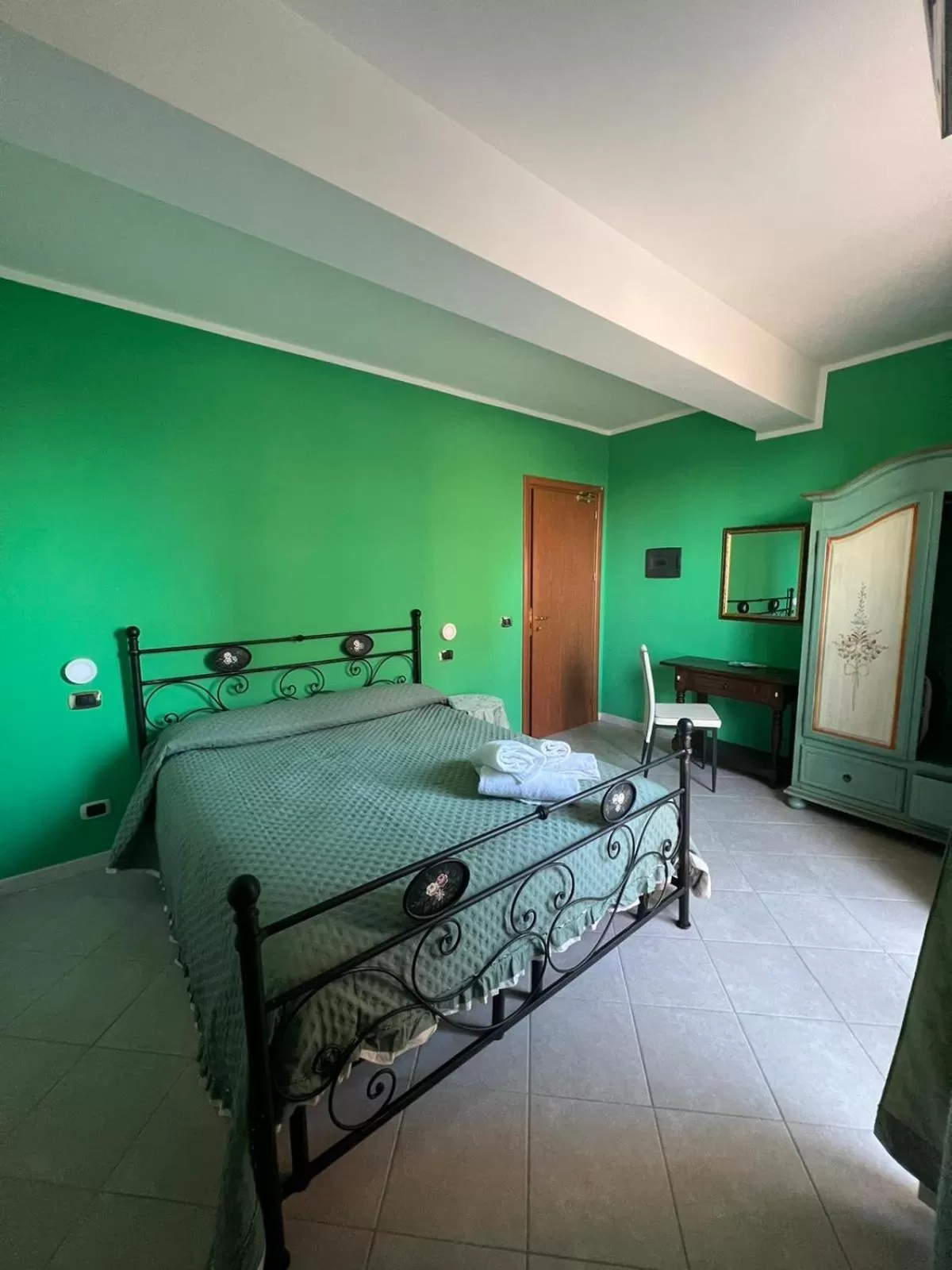 Bed in Carlo V - Holiday Rooms