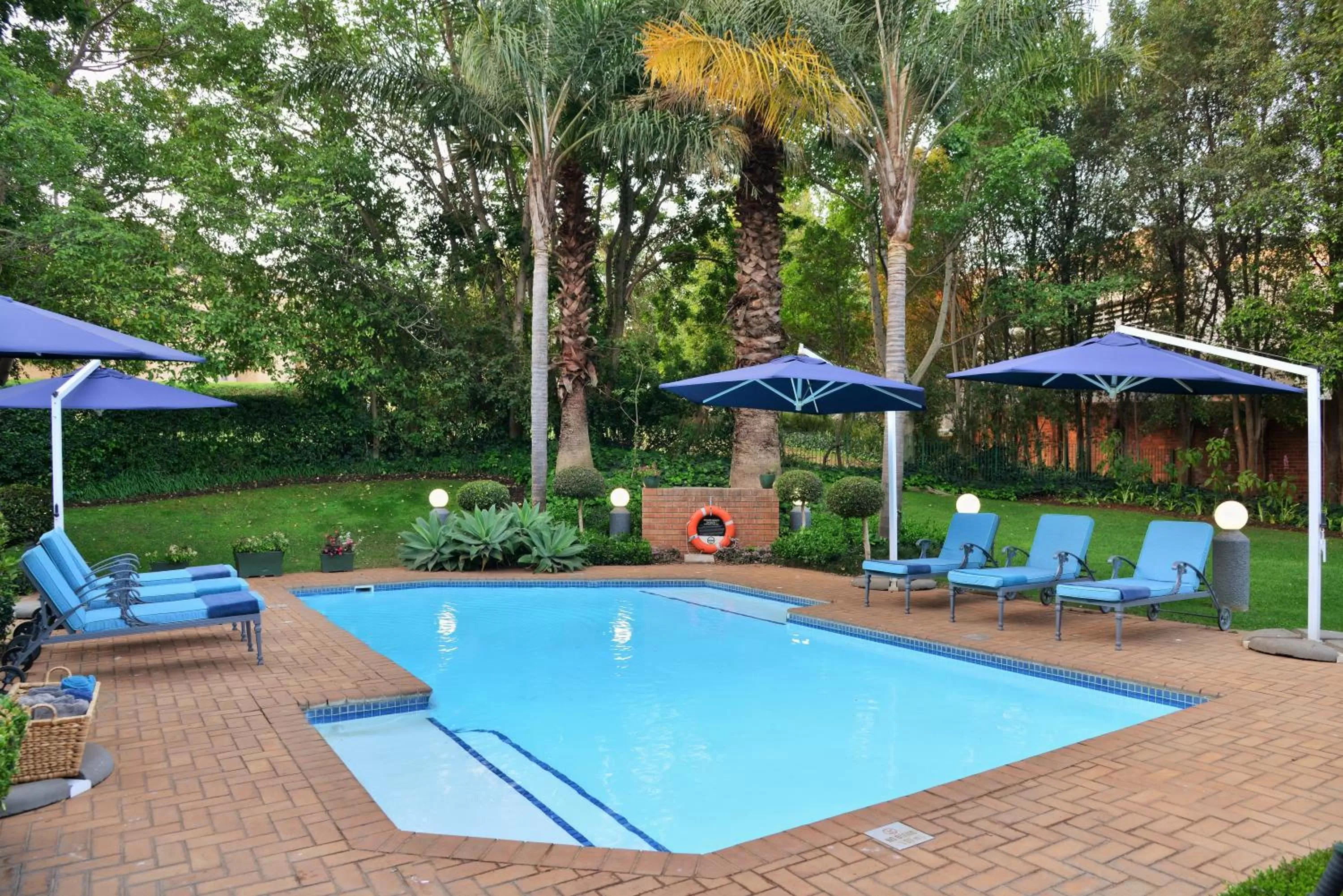 Swimming pool in Town Lodge Menlo Park