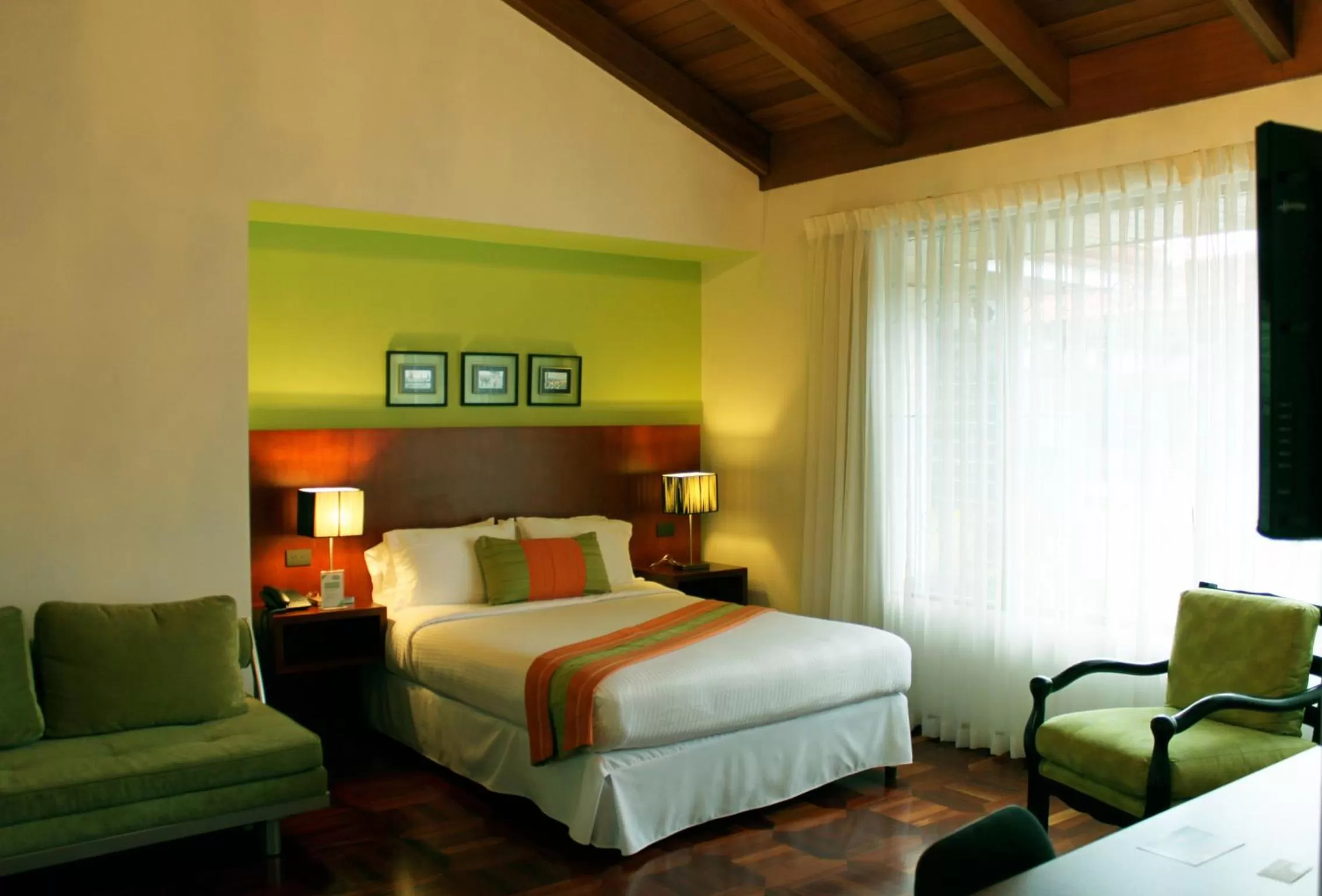 Queen Room in Terrazas de Golf Boutique Hotel