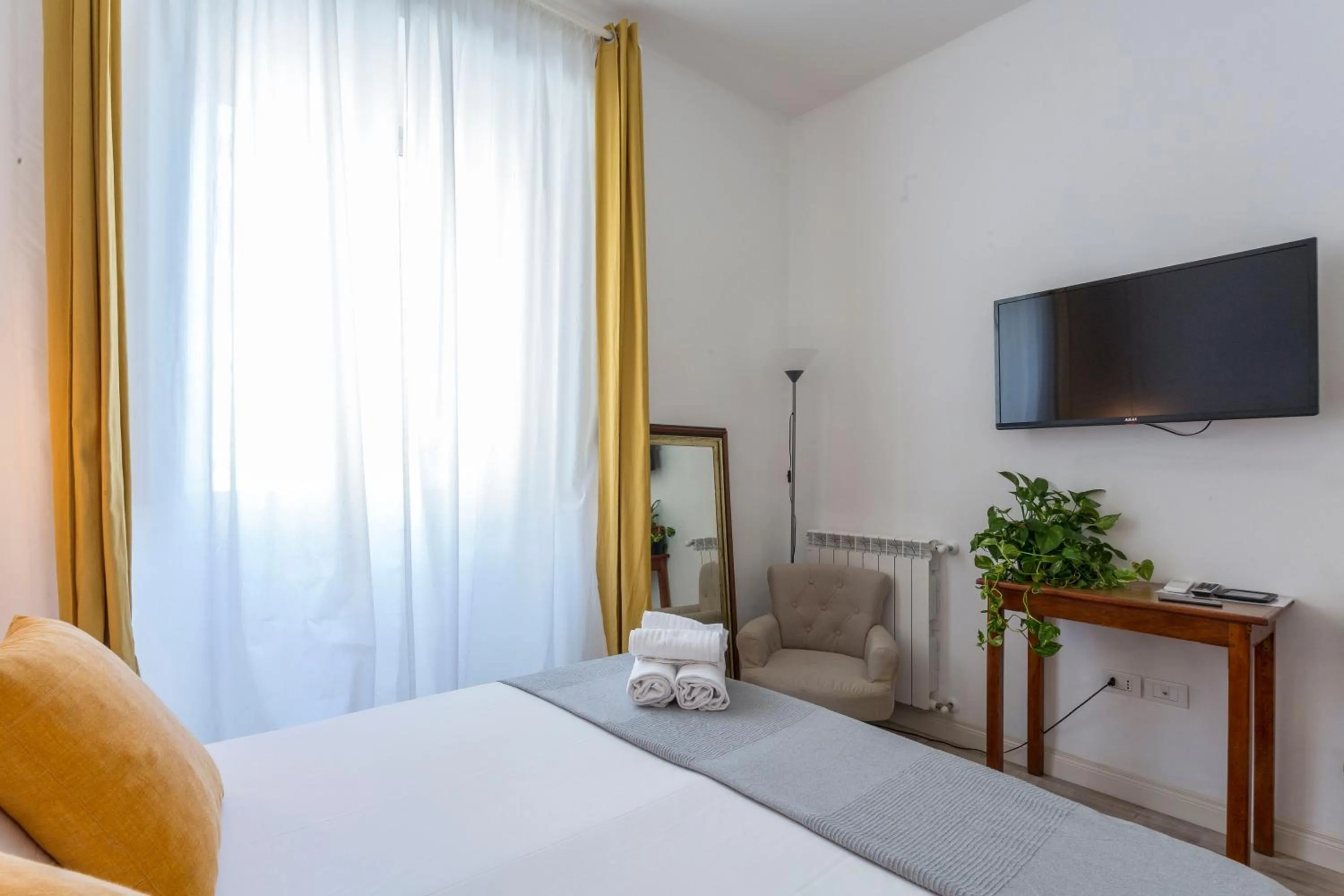 Photo of the whole room, Bed in Hotel Cathrine