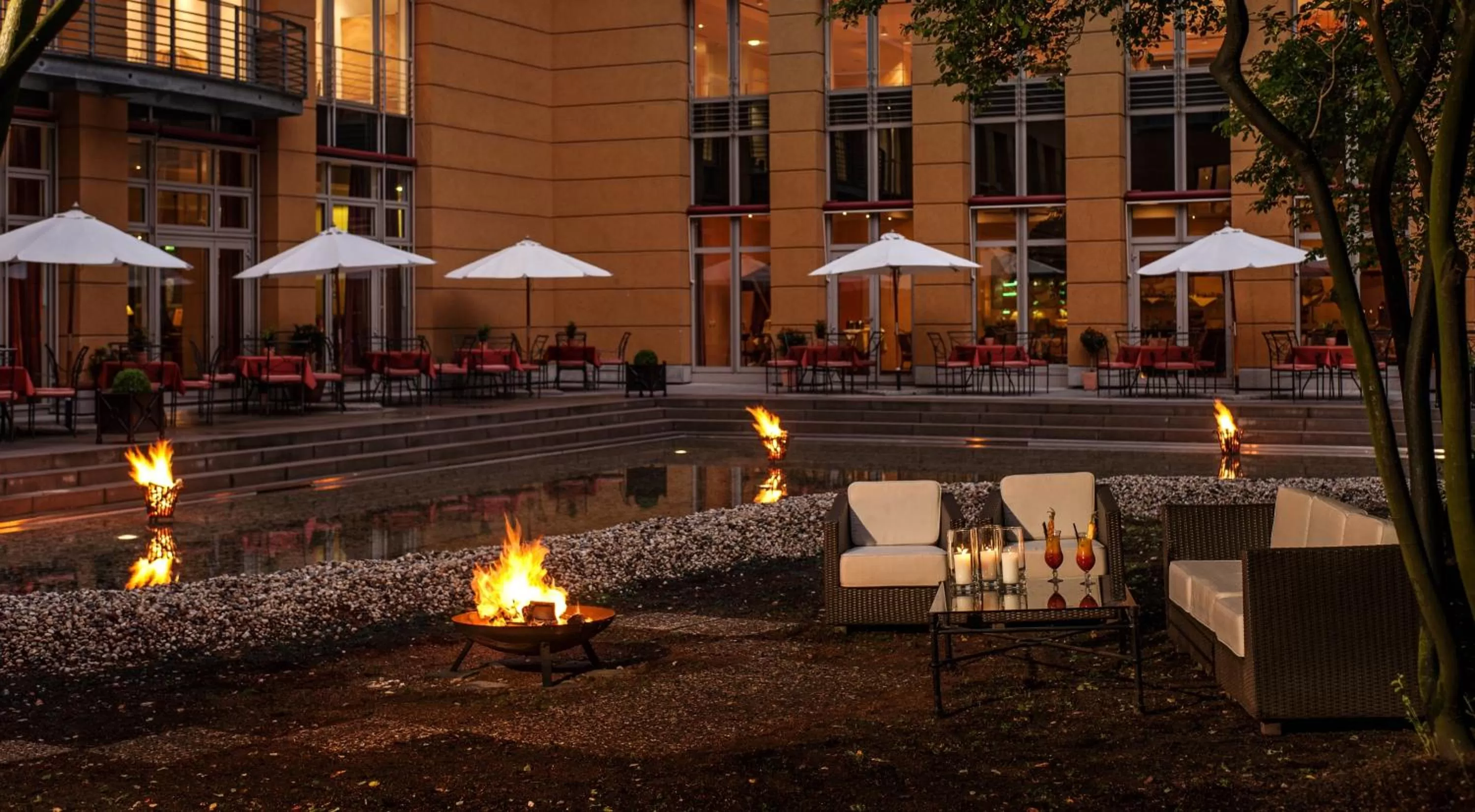 Patio in Hotel Elbflorenz Dresden