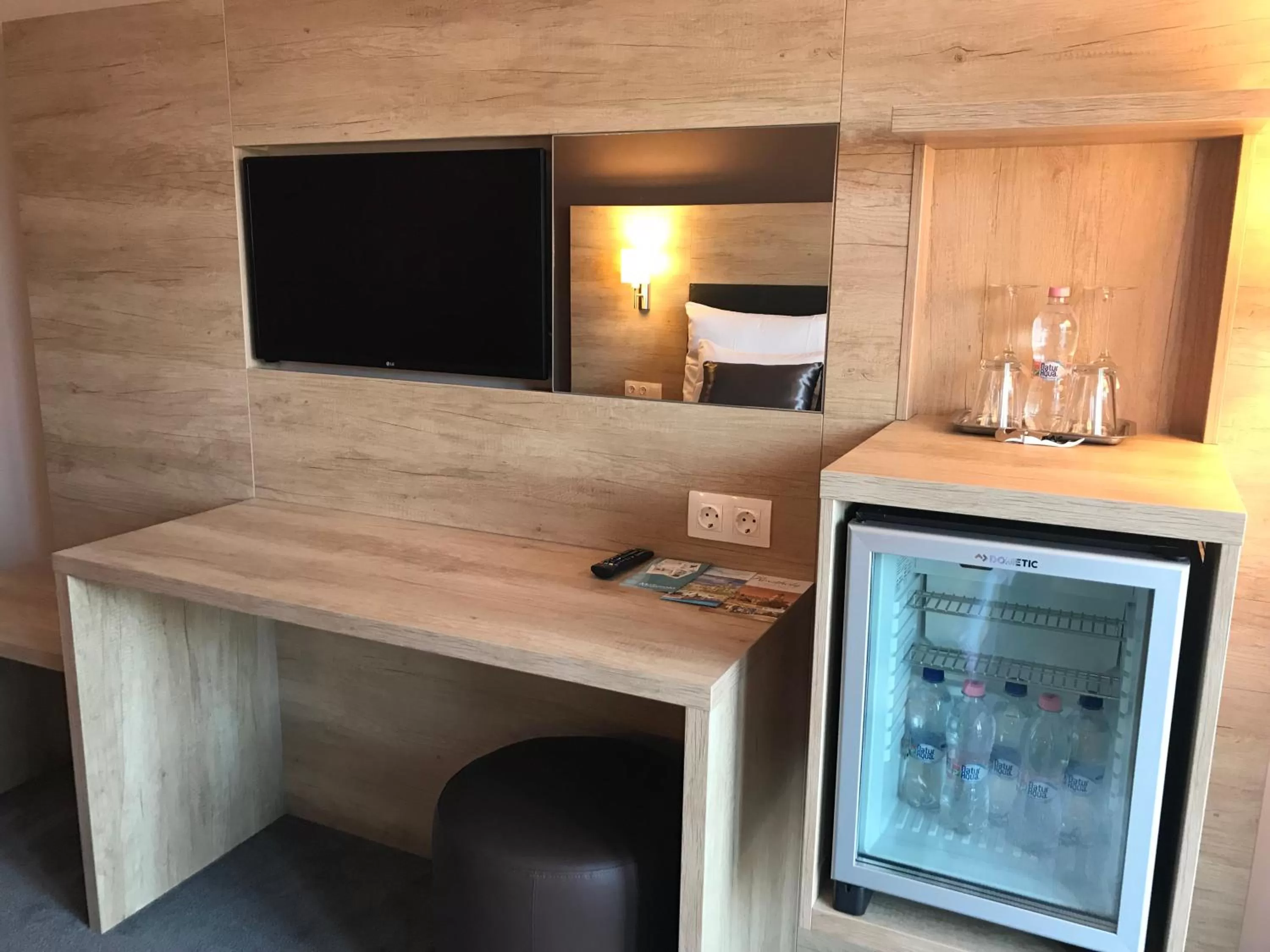 TV and multimedia, TV/Entertainment Center in Villa Aruba & Private SPA Suites