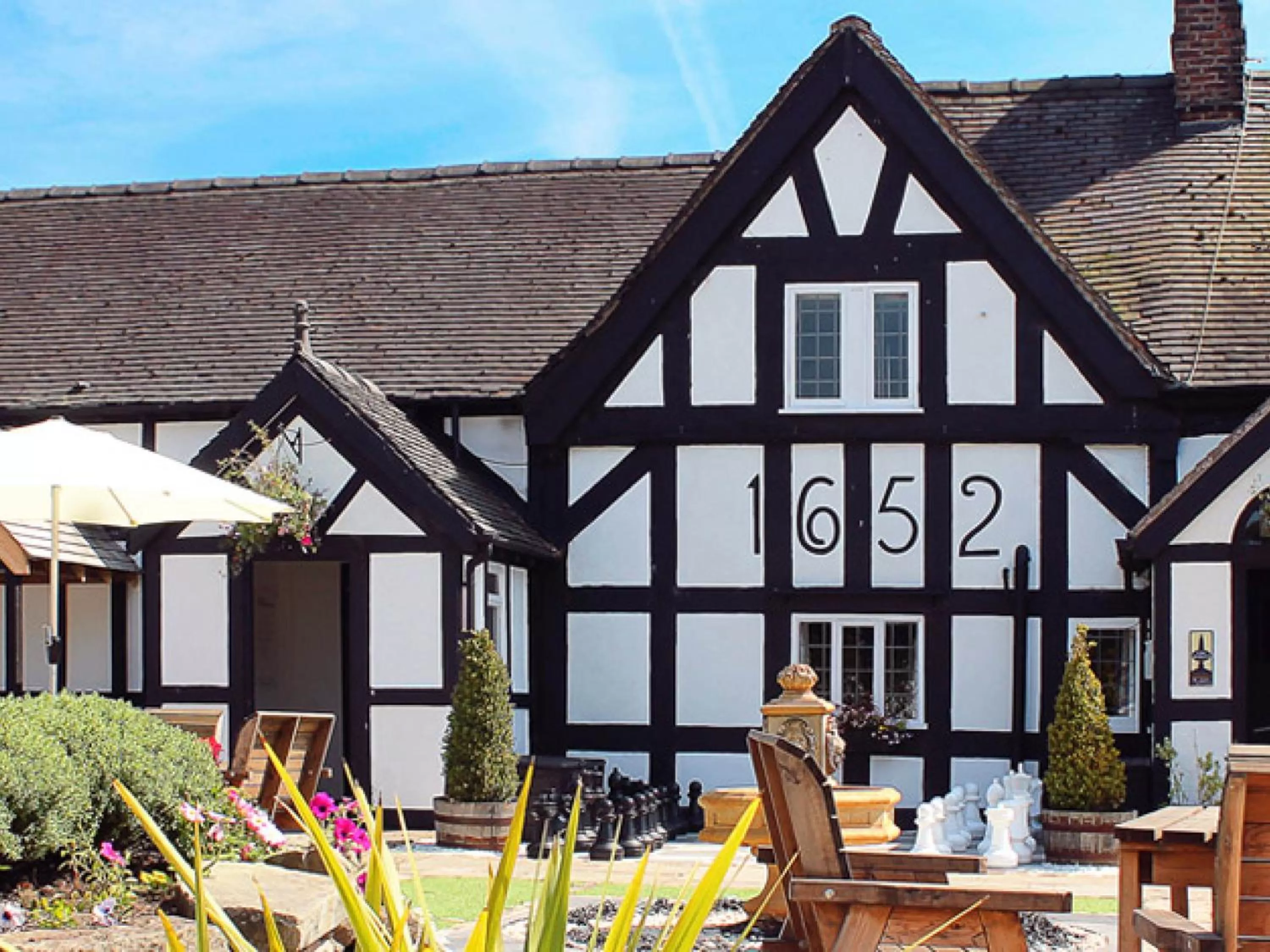 Property building in White Lion Hotel