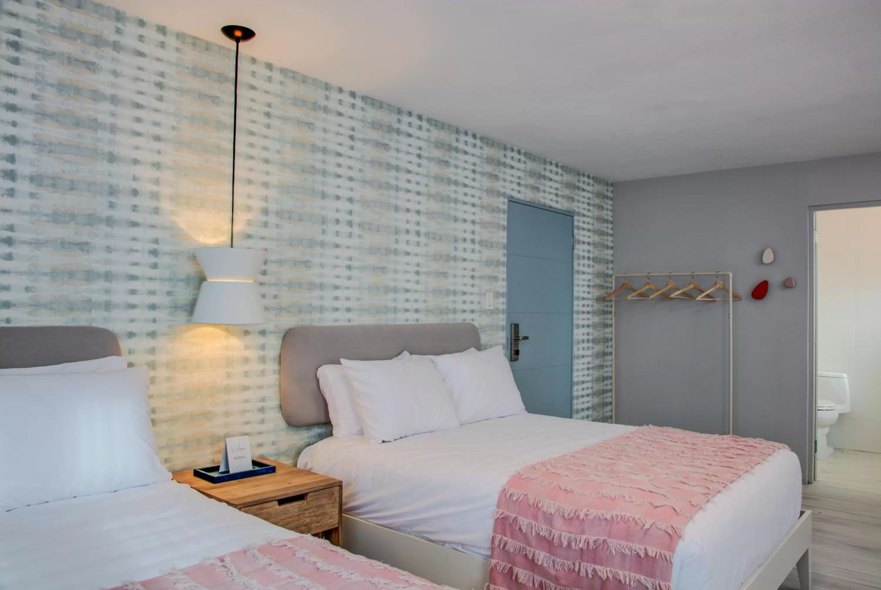 Bed in Trópica Beach Hotel