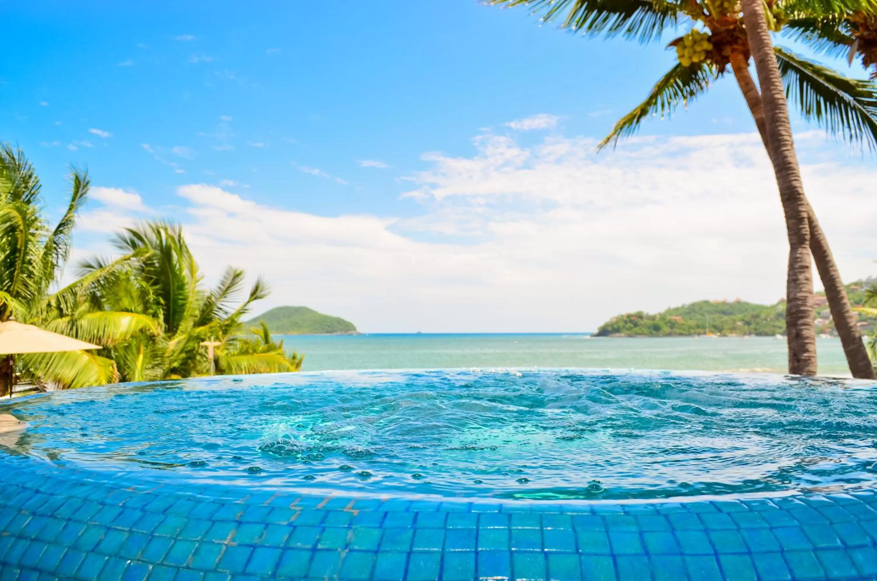 Hot Tub in Arena Suites