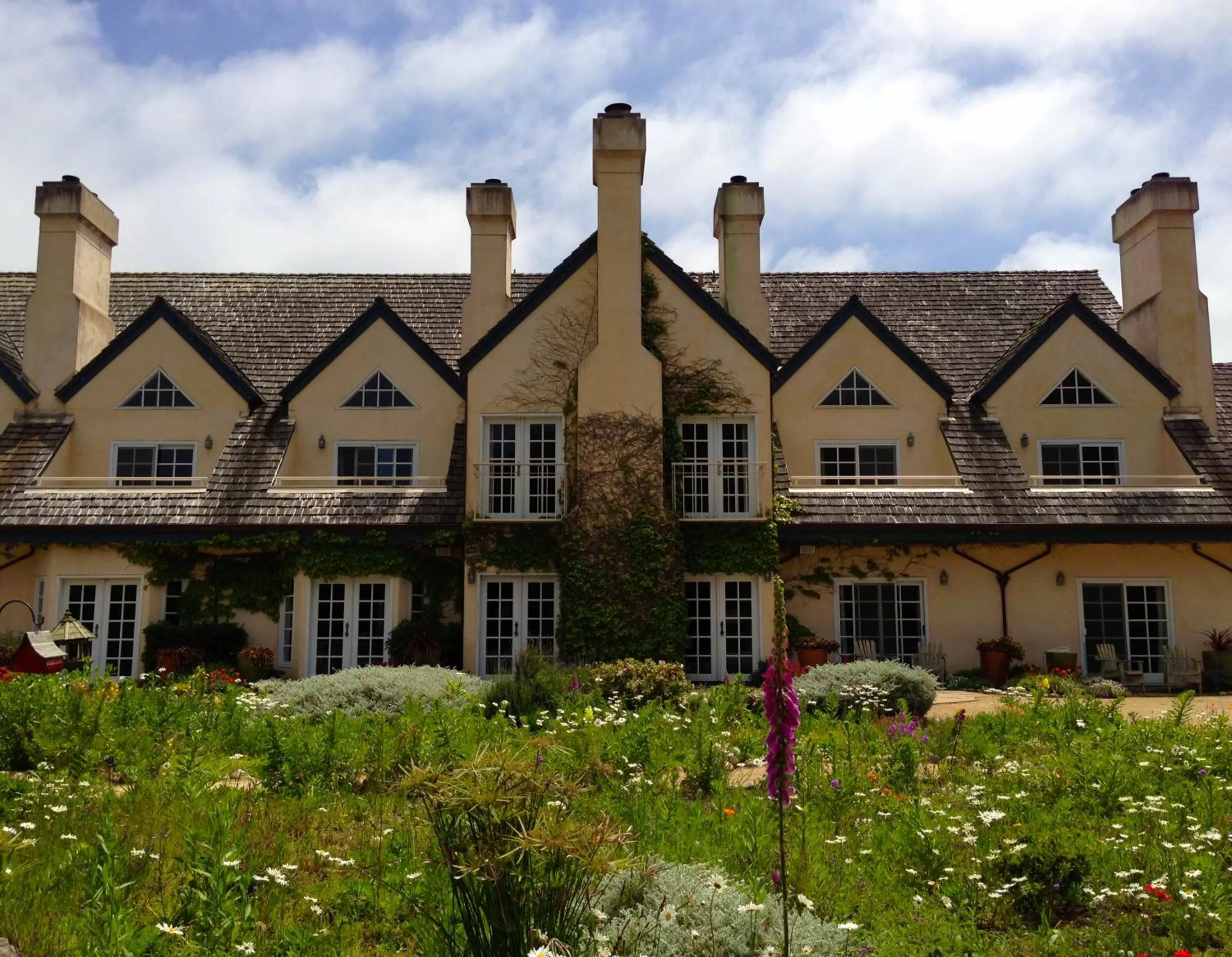 Facade/entrance in Seal Cove Inn