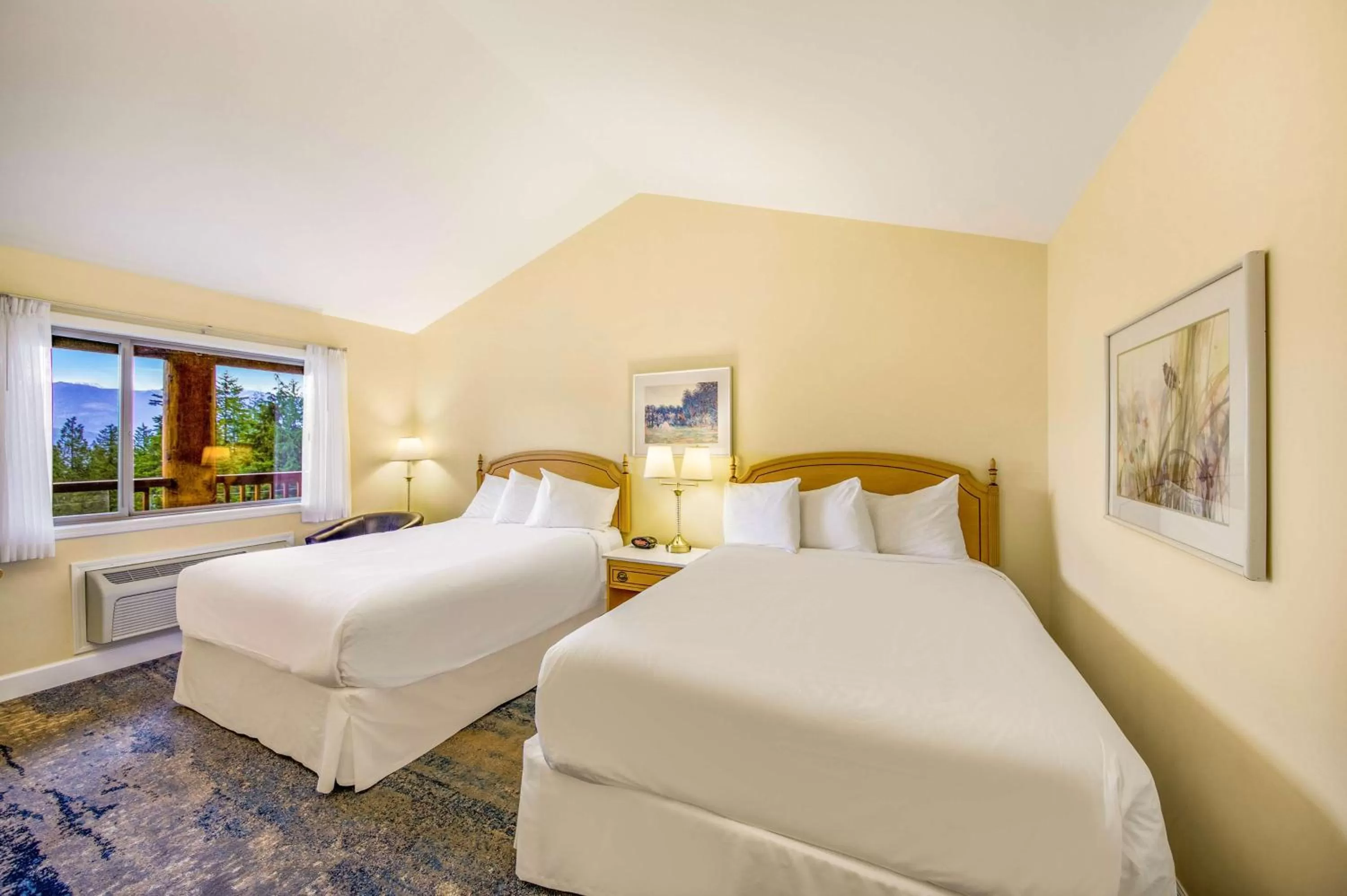 Bed in Kootenay Lakeview Resort BW Signature Collection