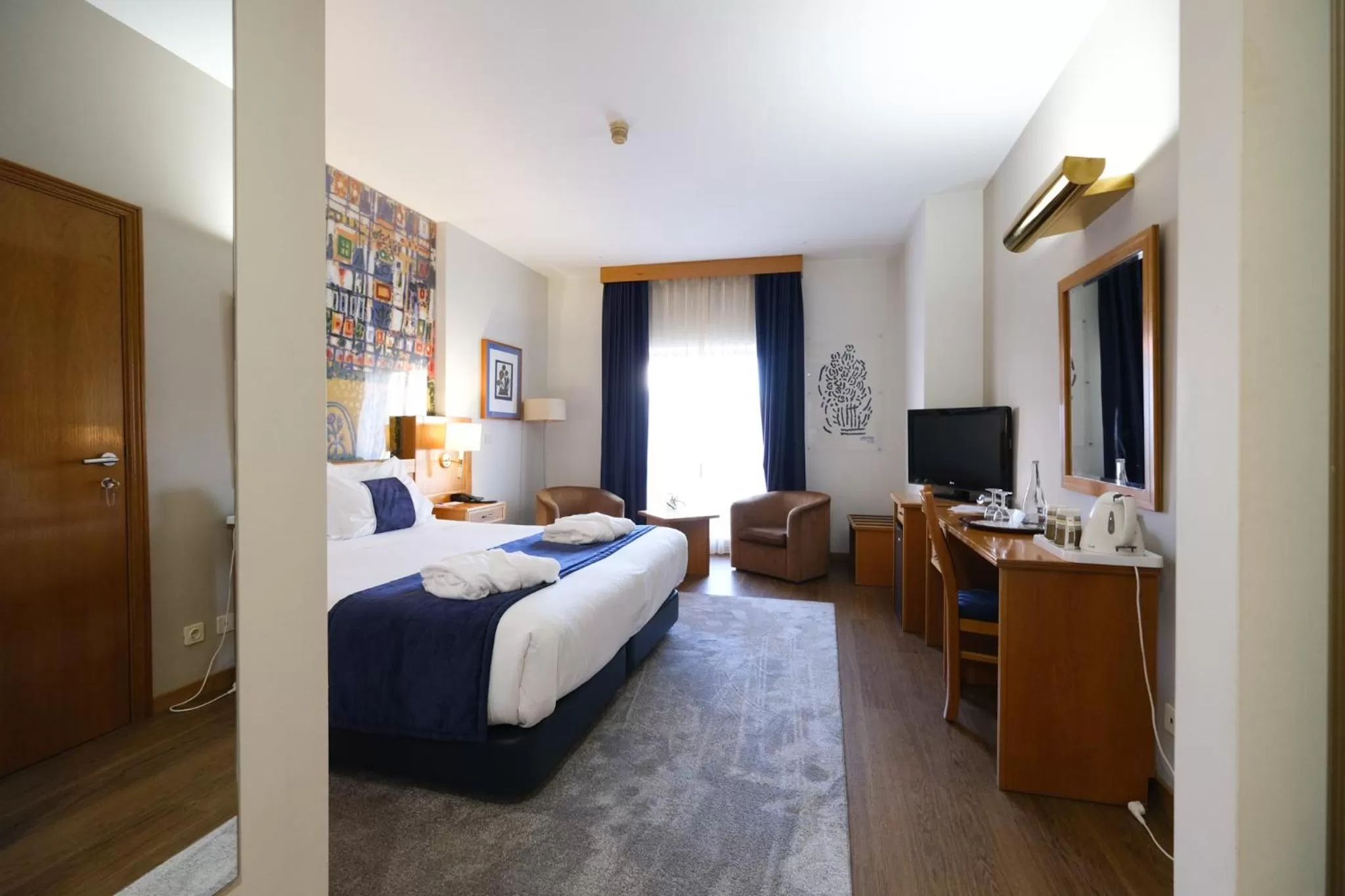 Photo of the whole room, Bed in Hotel Rainha D. Amélia, Arts & Leisure