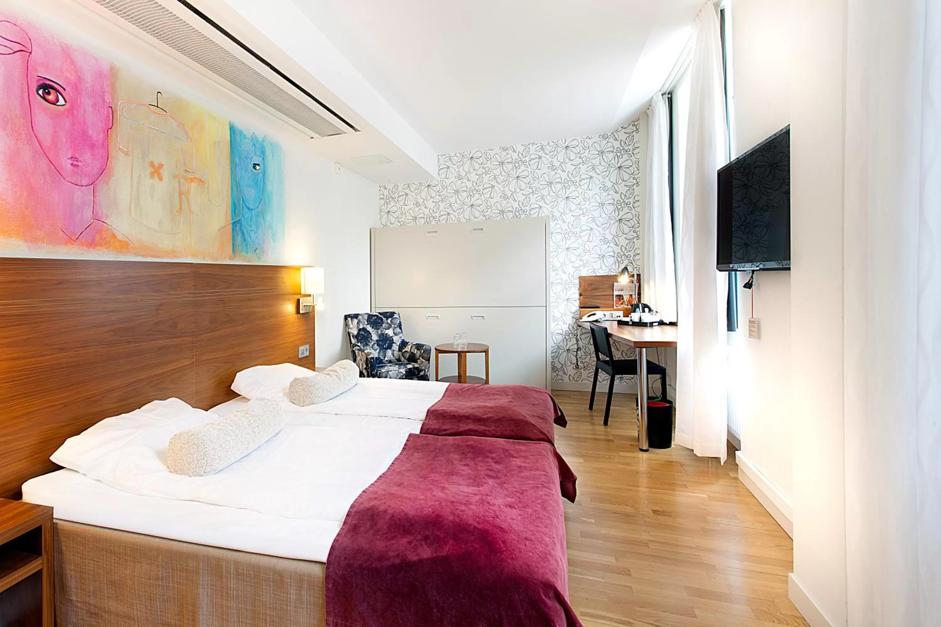 Bedroom, Bed in Scandic Hallandia