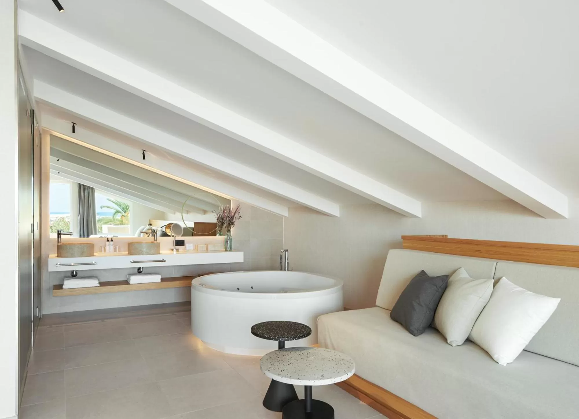 Hot Tub in Hotel restaurant Ceferino