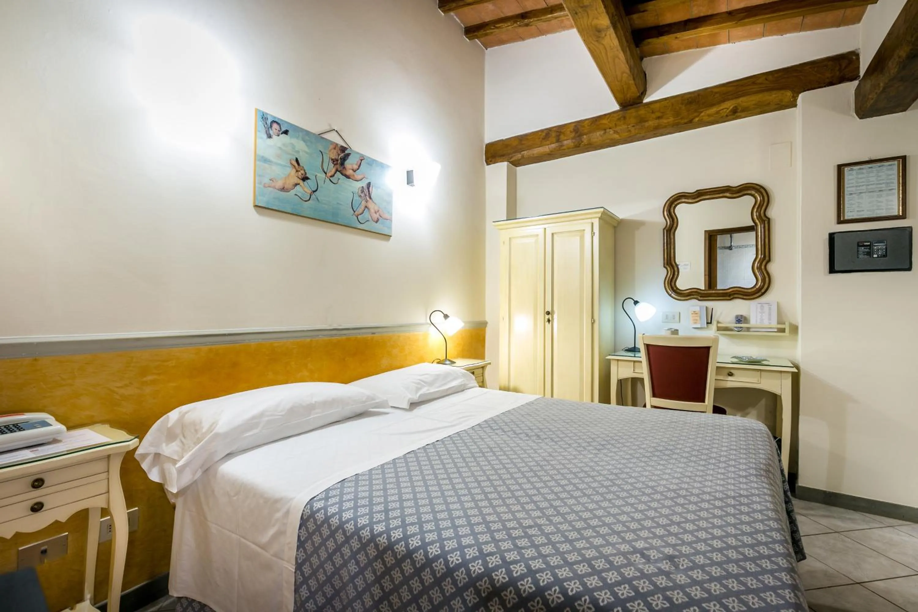 Photo of the whole room, Bed in Hotel Collodi Firenze