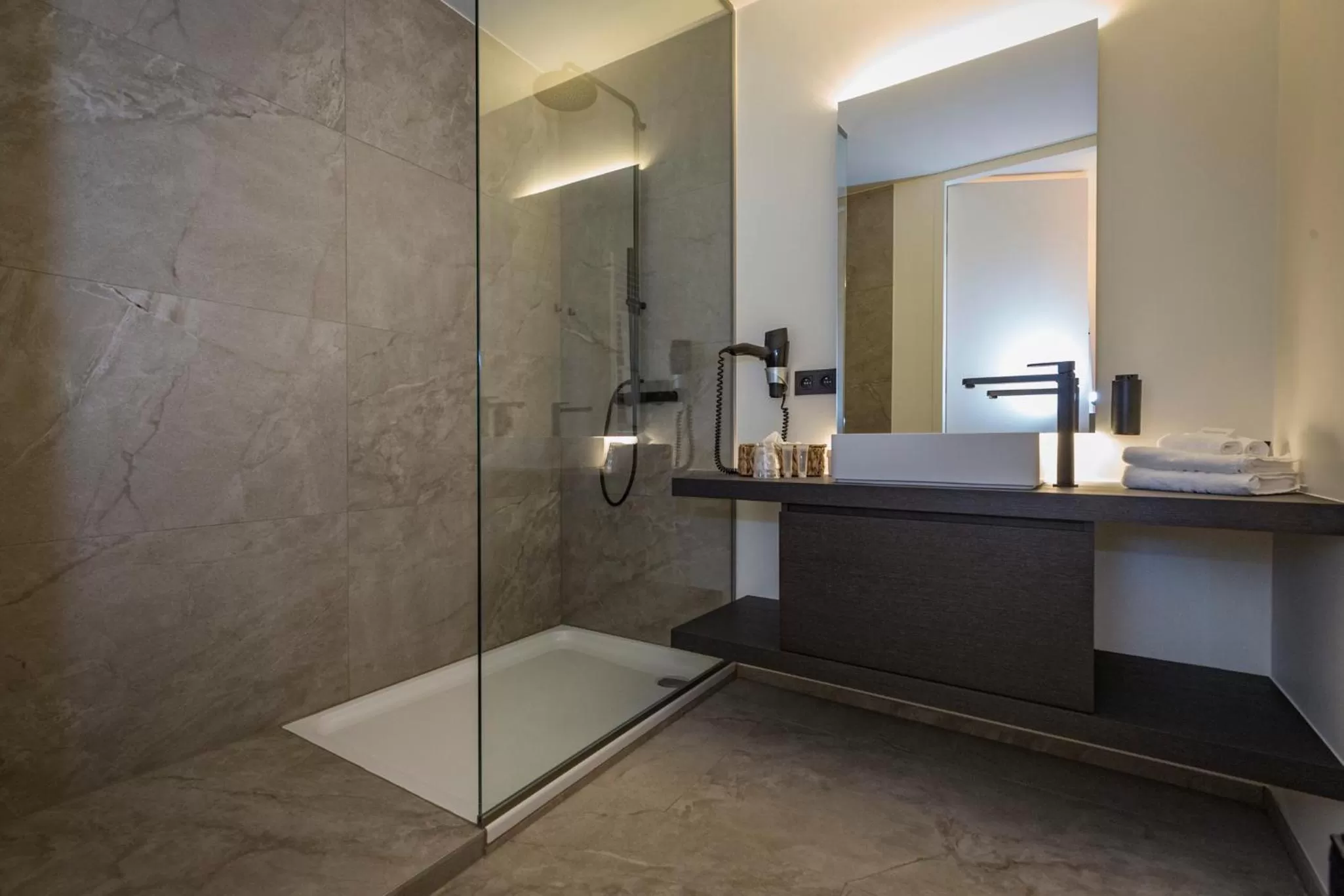 Bathroom in Hotel De Jachthoorn