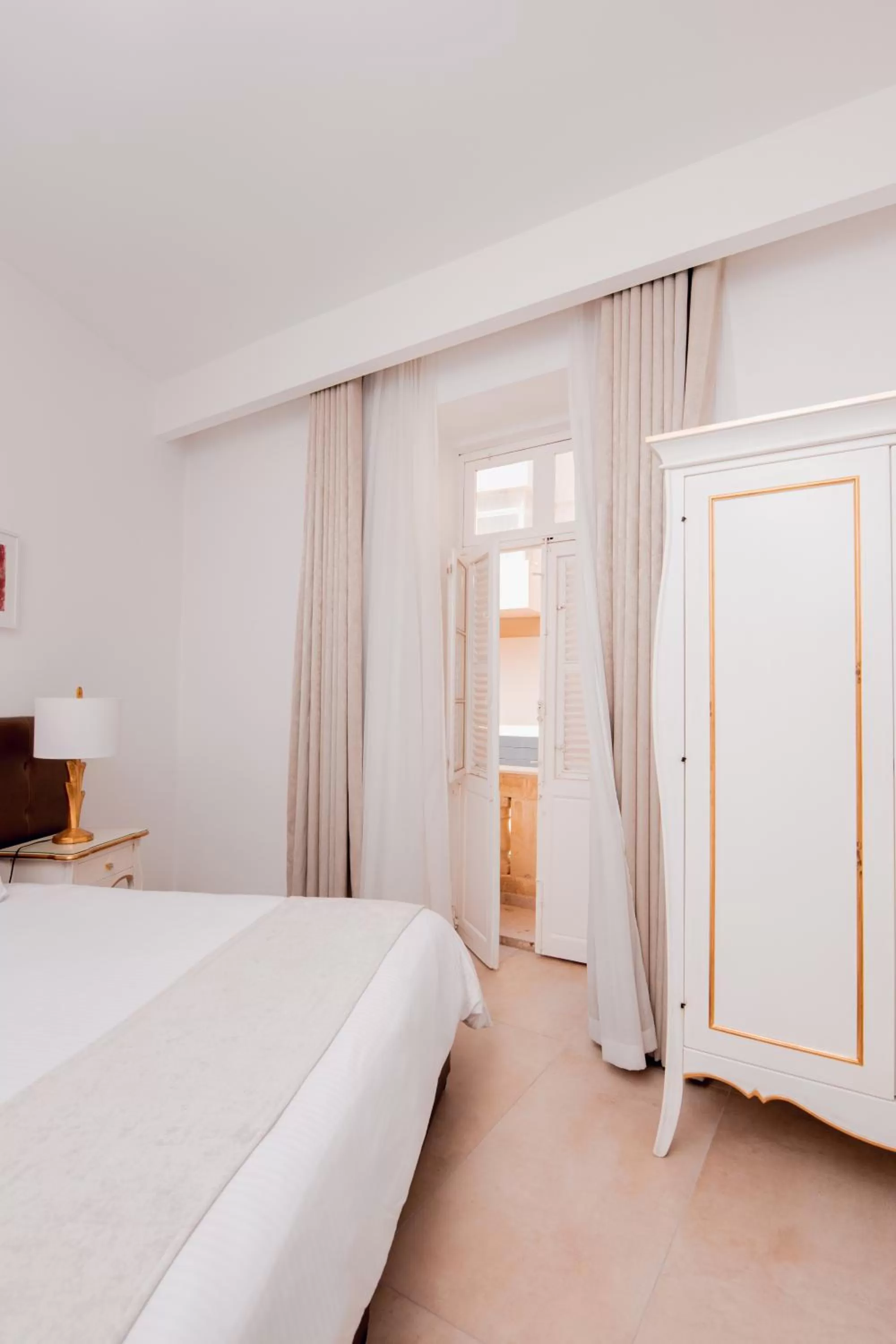 Bed in Giorgio Boutique Hotel