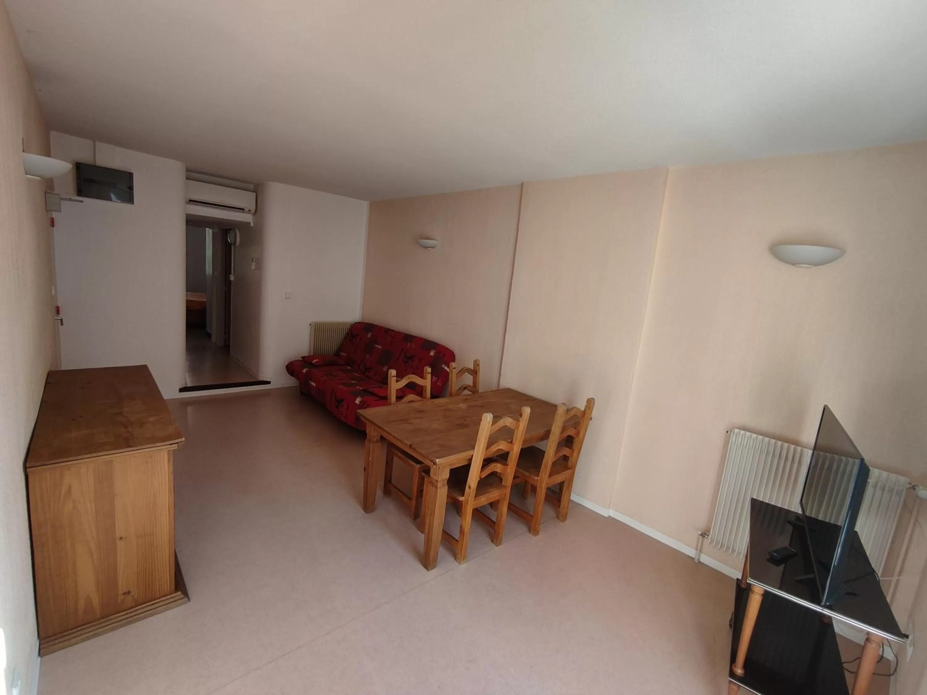 One-Bedroom Apartment in Central Hôtel