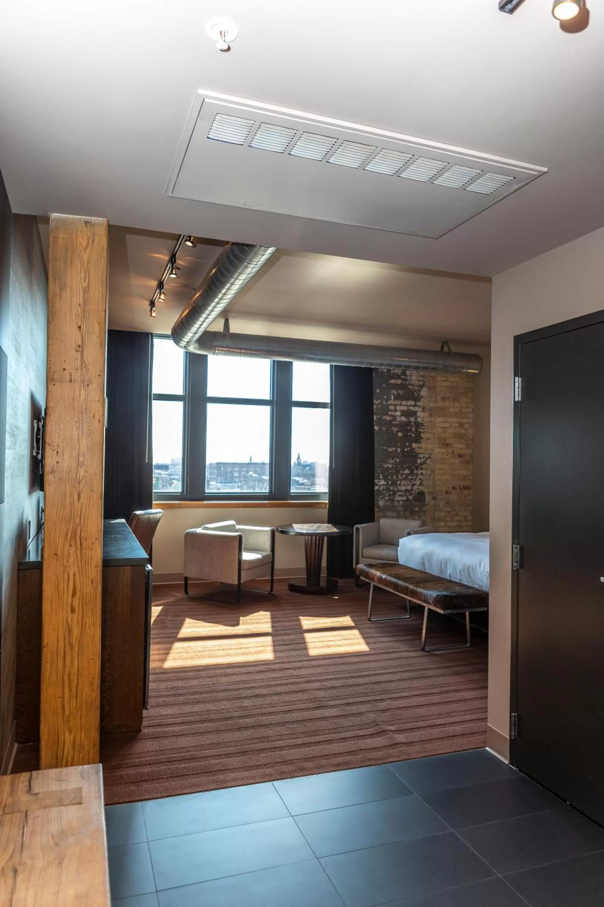 View (from property/room), Bed in The Iron Horse Hotel