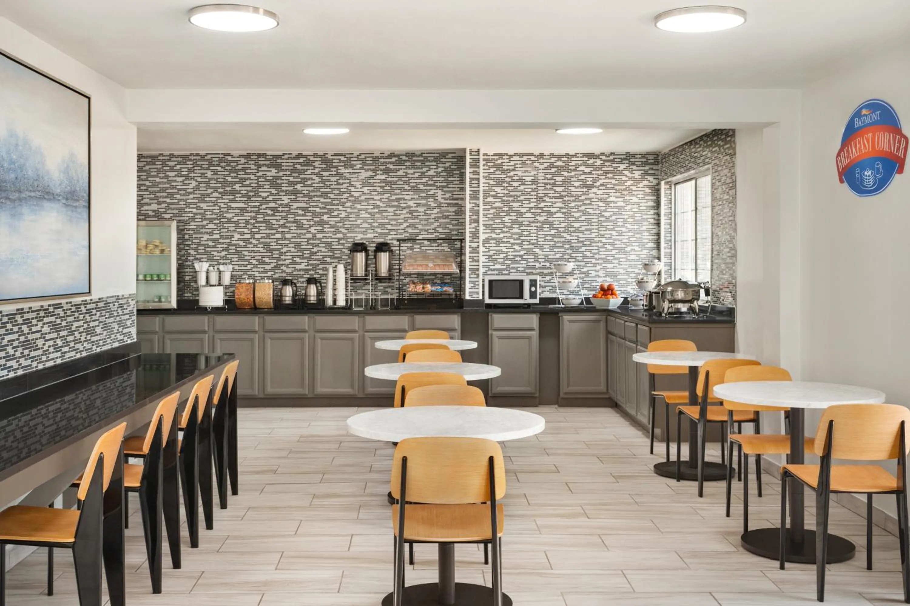 Restaurant/places to eat in Baymont by Wyndham Blackwell I-35