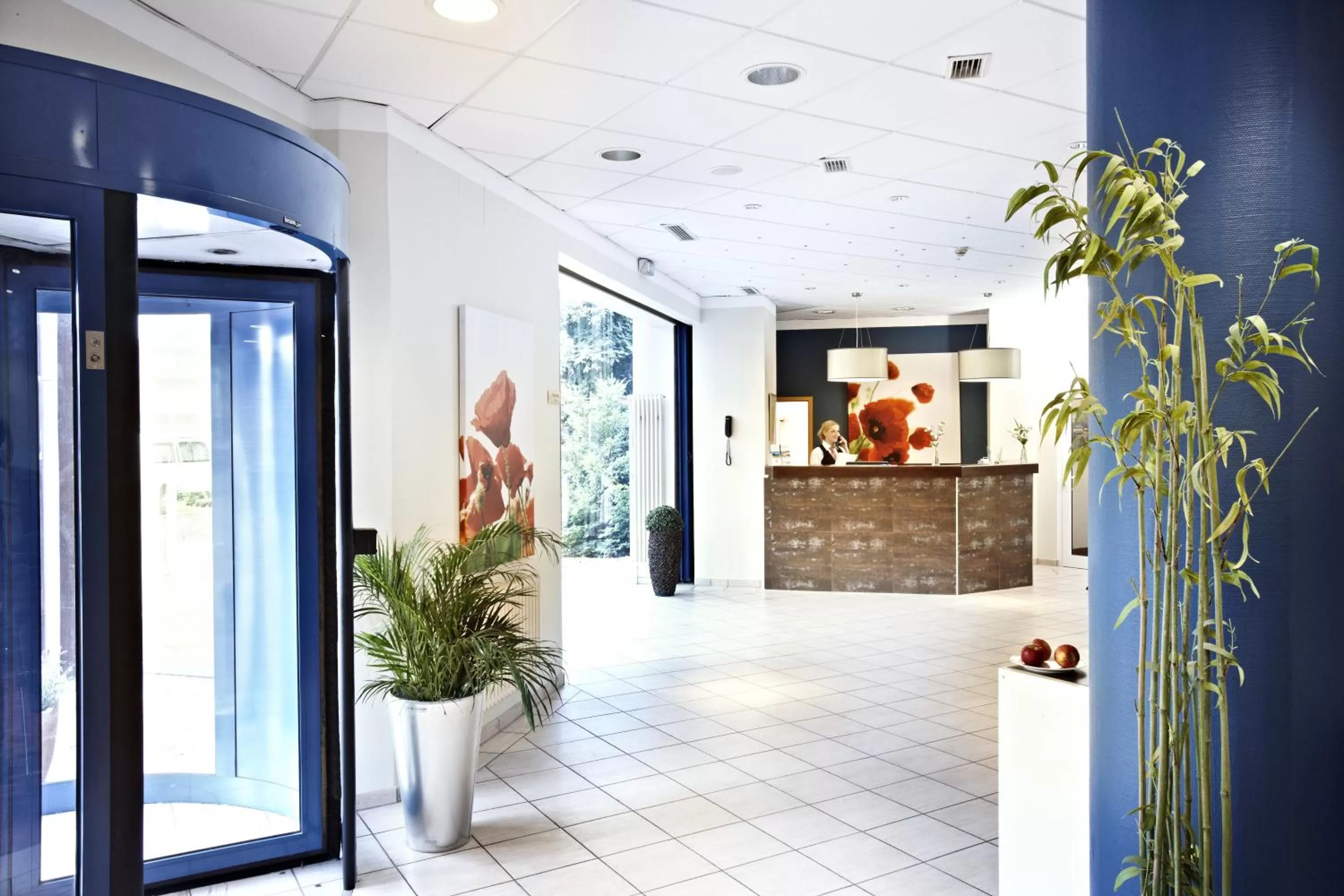 Lobby or reception in Hotel Dänischer Hof Altenholz by Tulip Inn