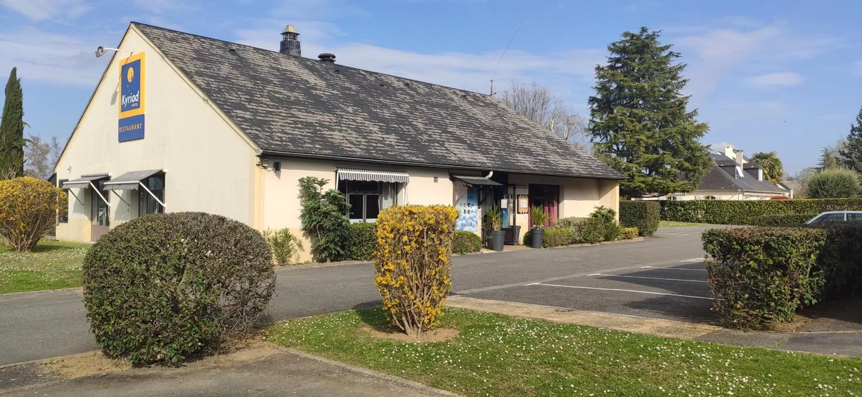 Lobby or reception in Kyriad Tarbes Odos