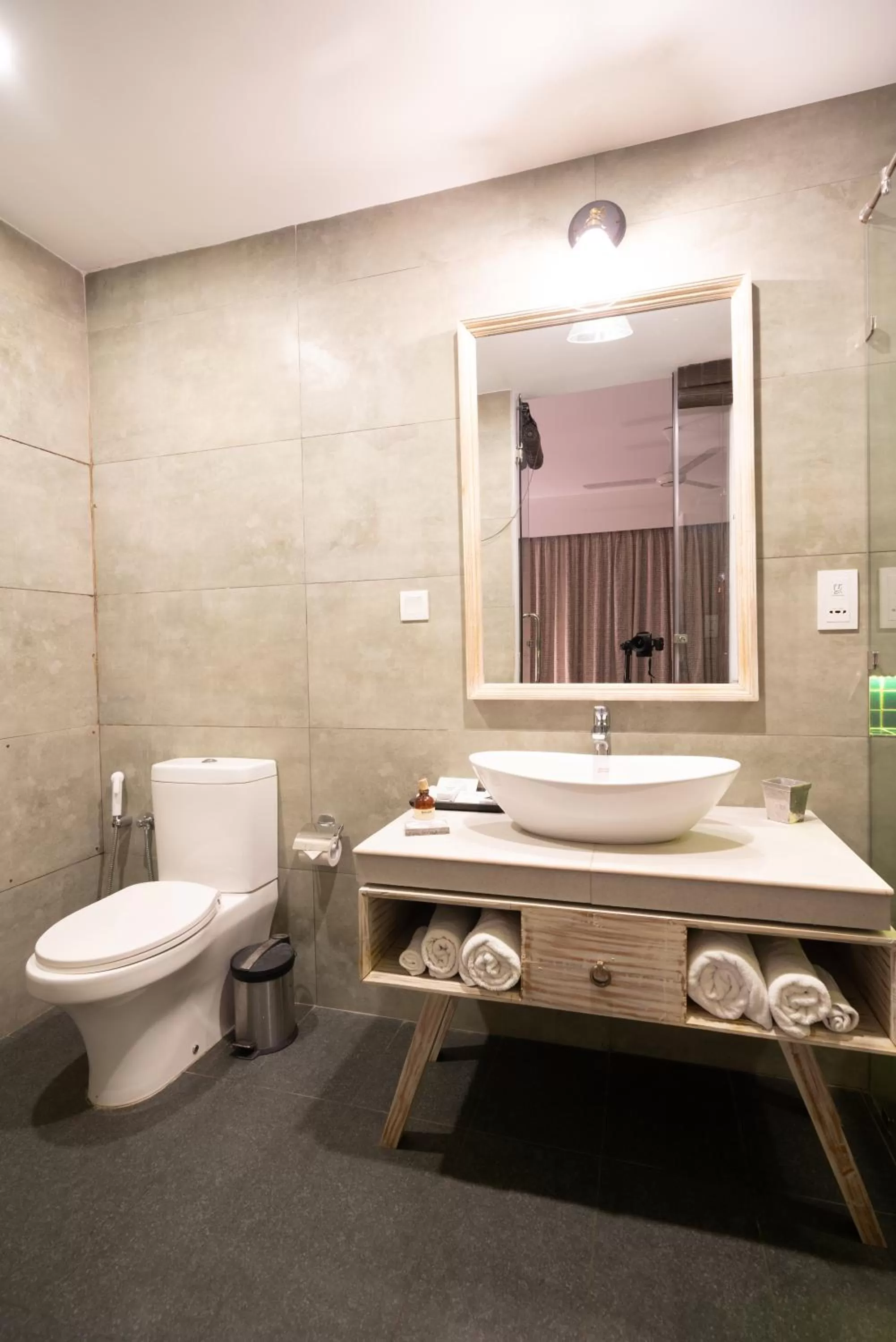 Shower in Triple O Six