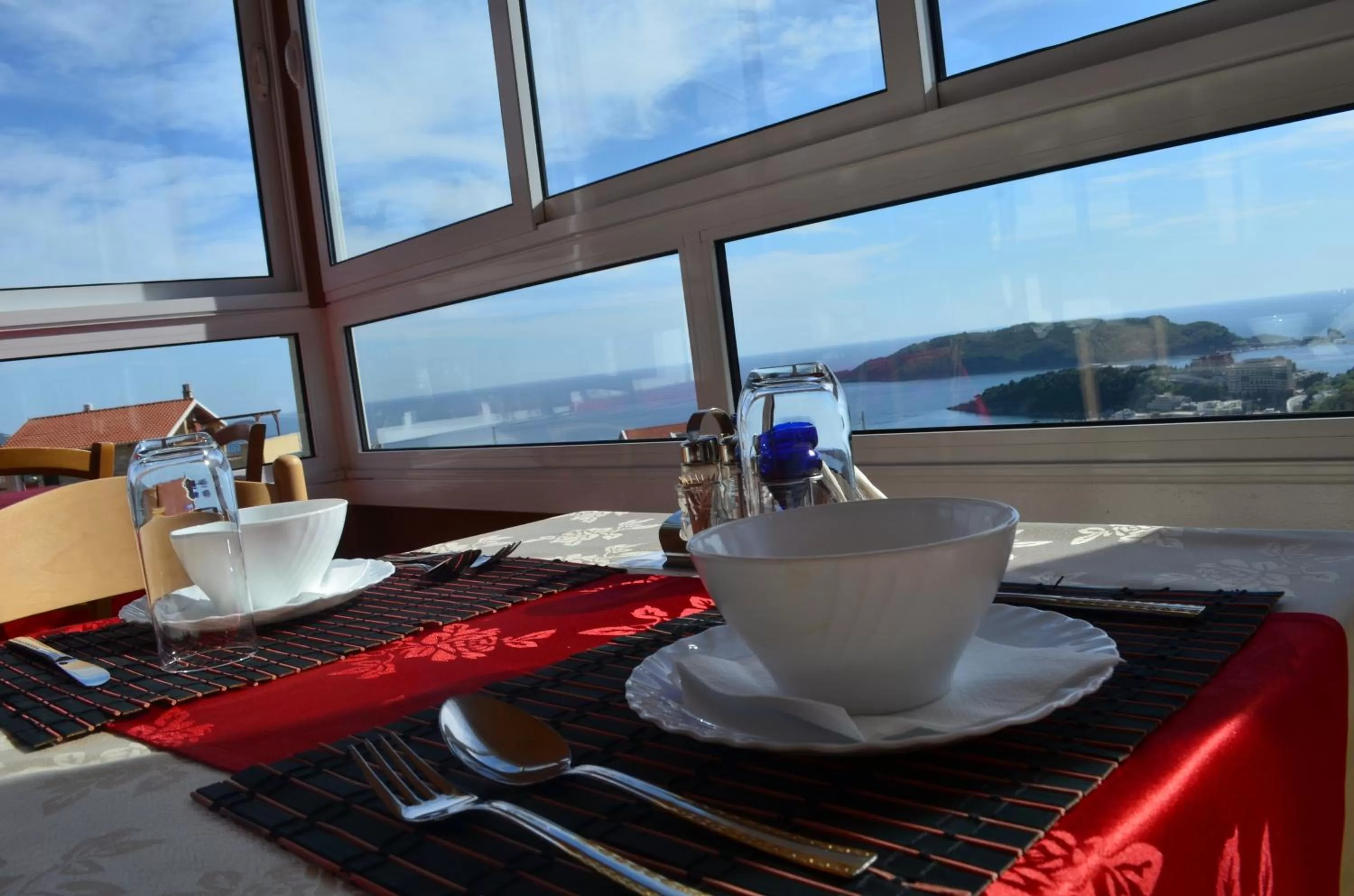 Restaurant/places to eat in " Villa Kruna Lux "