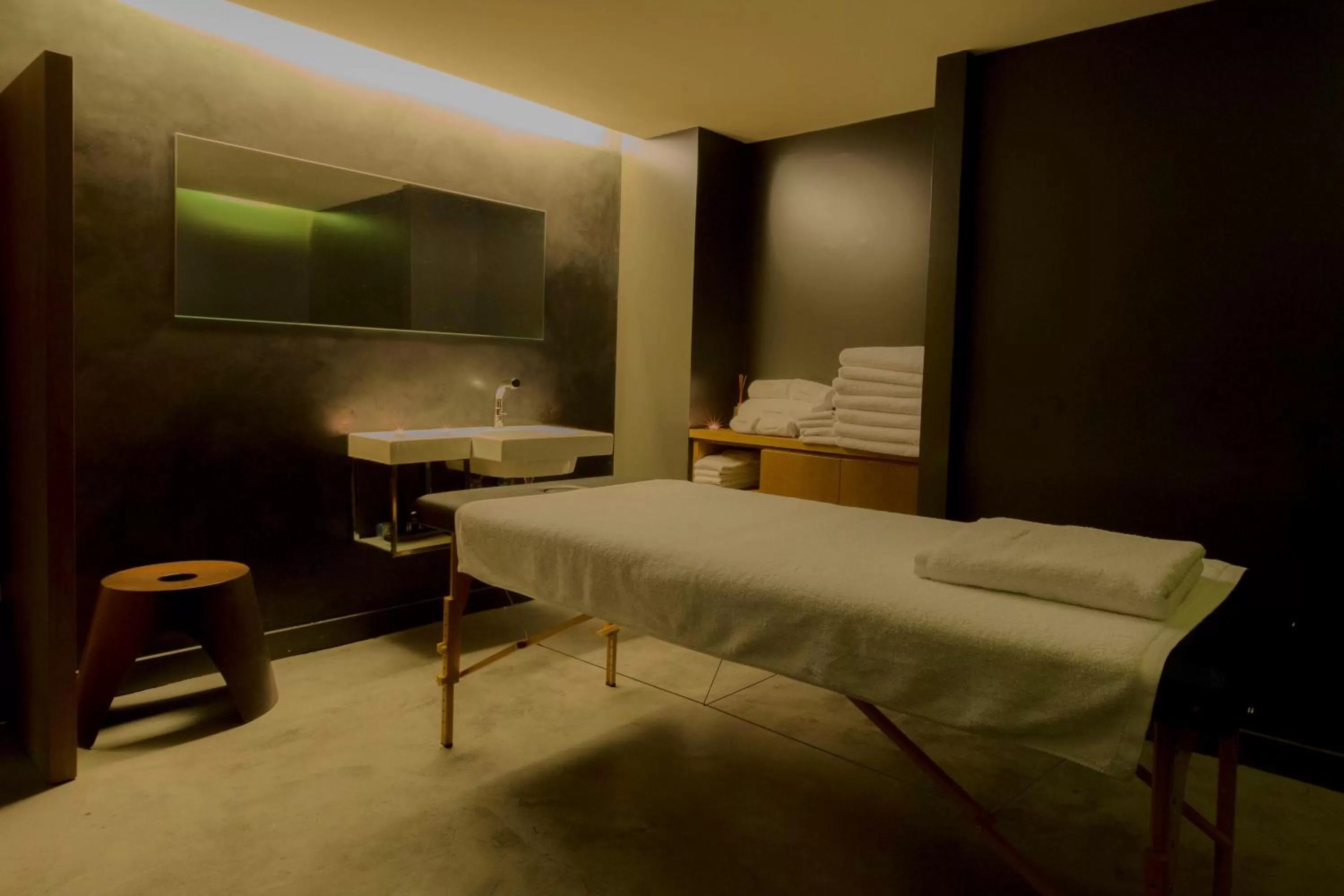 Massage in Alma Barcelona GL